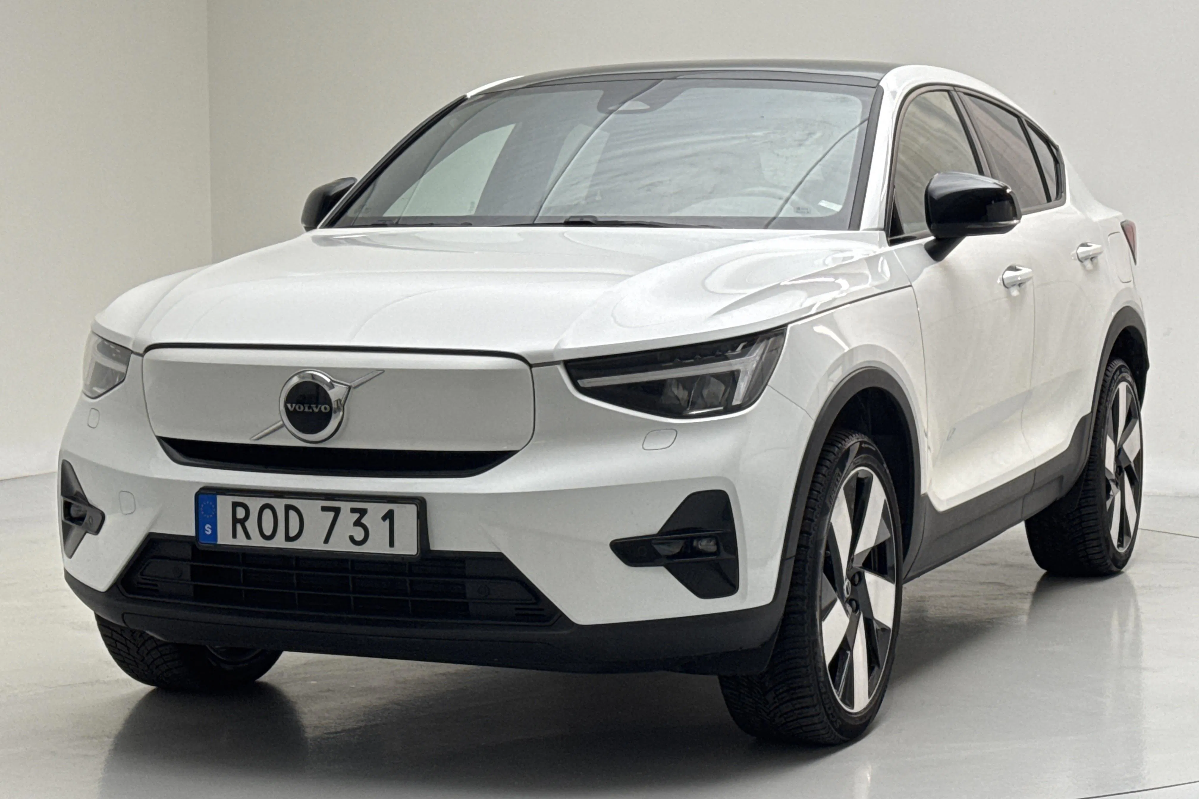 Presentationsfoto 1 av 18: Volvo C40 Recharge Single Motor (231hk) - 3 398 mil - Automat - vit - 2023