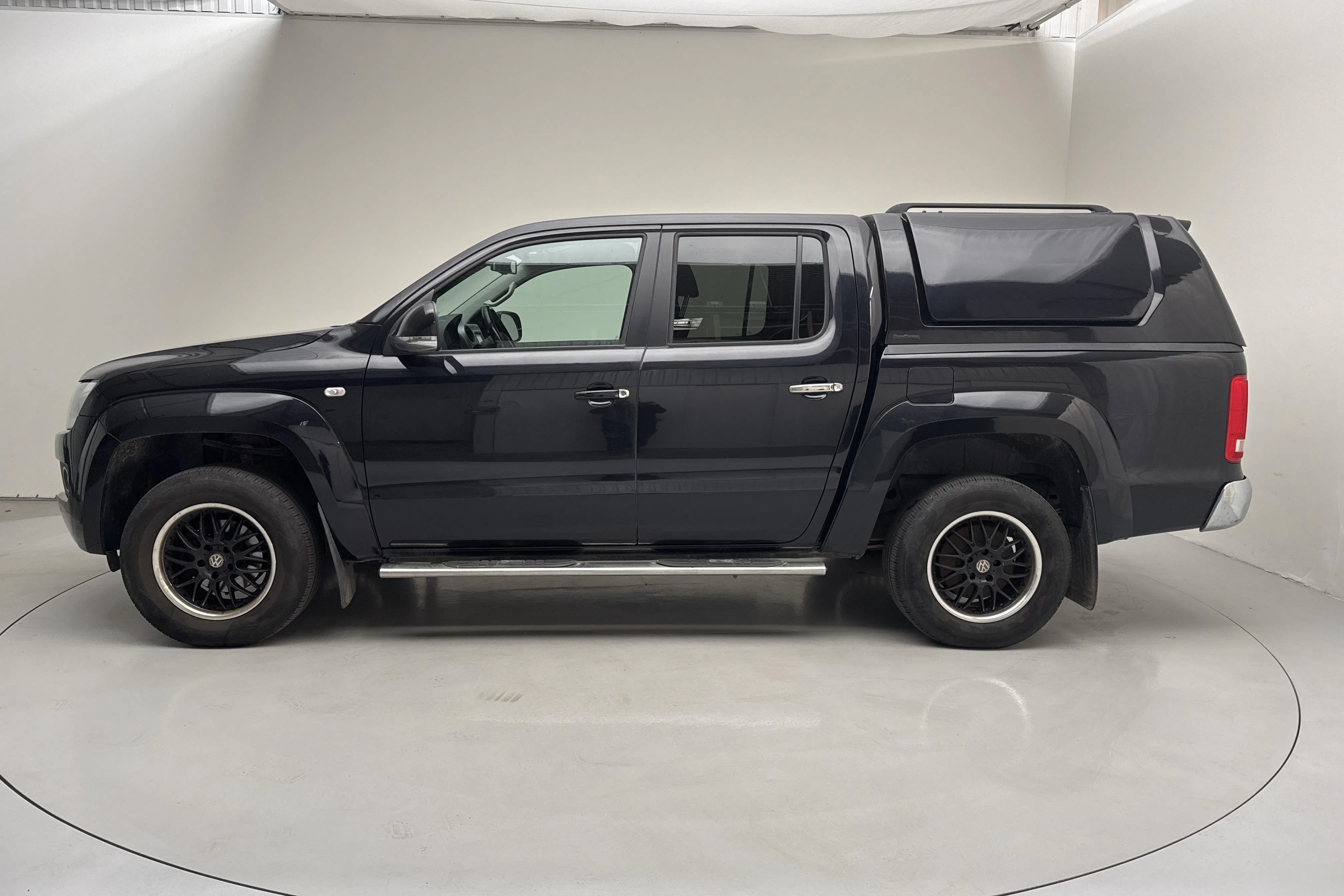 Presentation photo 2 of 12: VW Amarok 2.0 TDI 4motion (180hk) - 206 660 km - Automatic - black - 2014