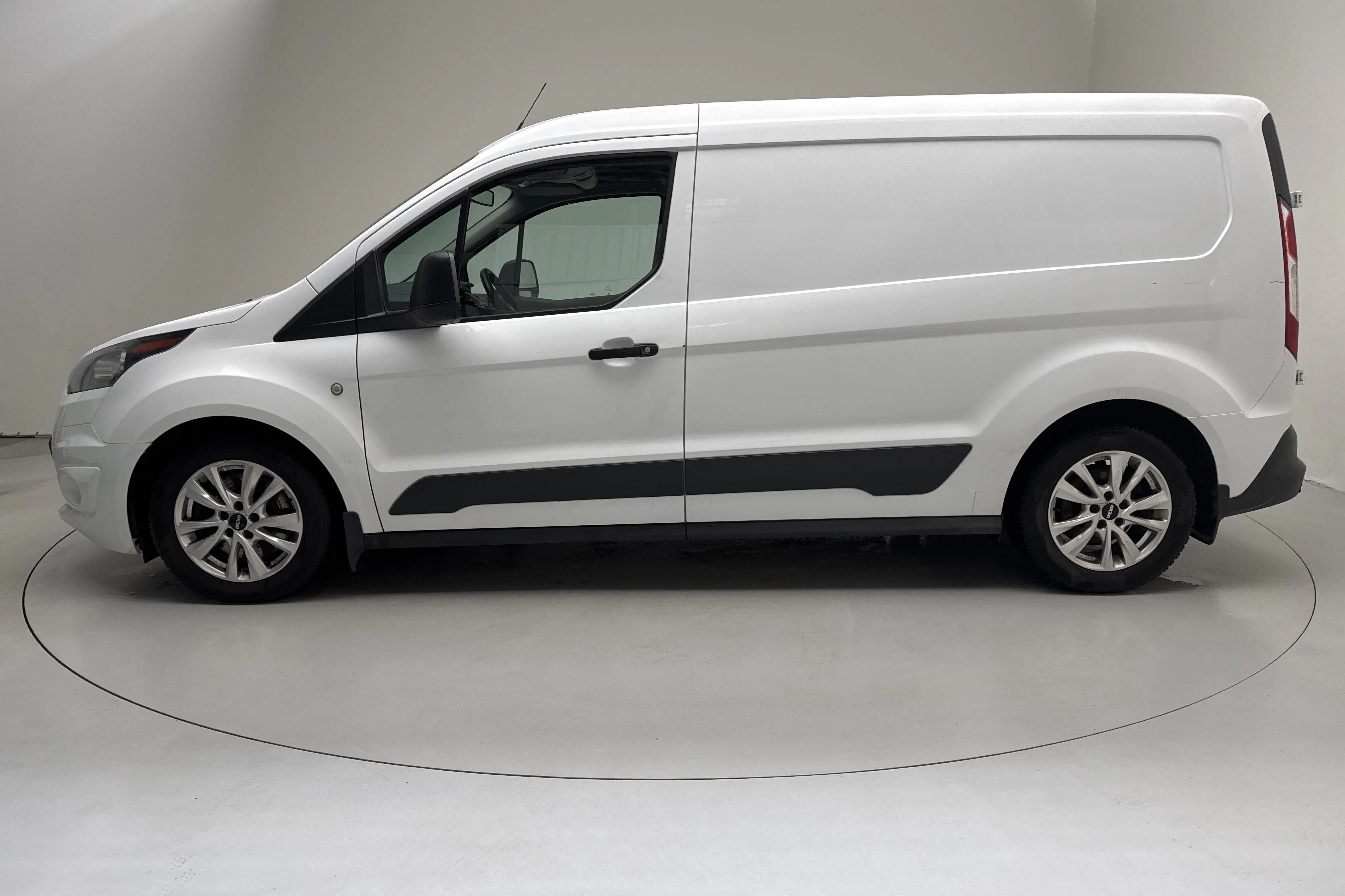 Presentation photo 2 of 15: Ford Transit Connect 1.5 TDCi (100hk) - 141 760 km - Automatic - white - 2018