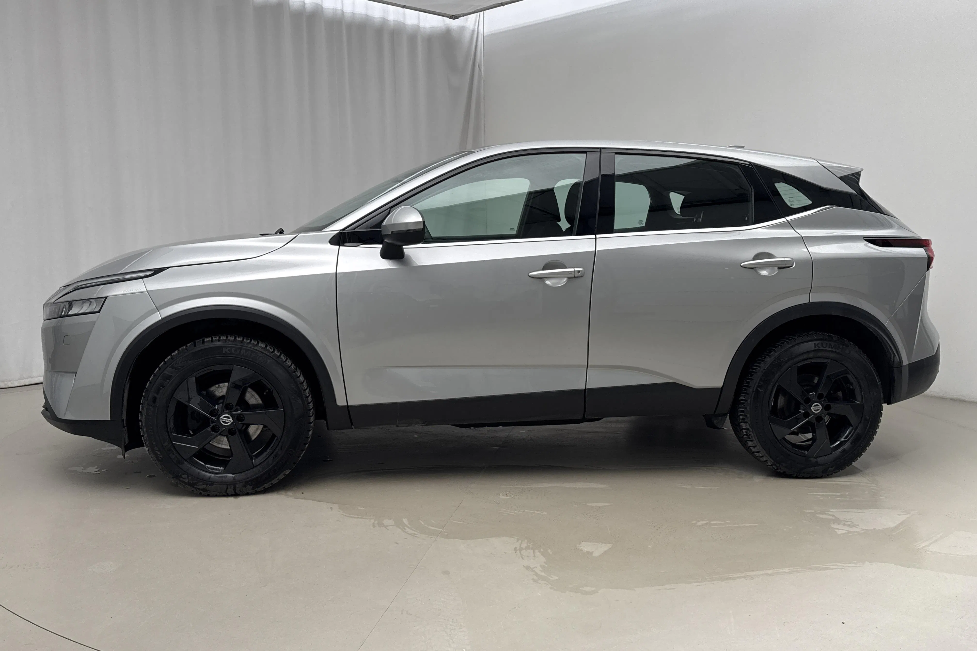 Presentationsfoto 2 av 17: Nissan Qashqai 1.3 MHEV (158hk) - 4 220 mil - Automat - silver - 2023