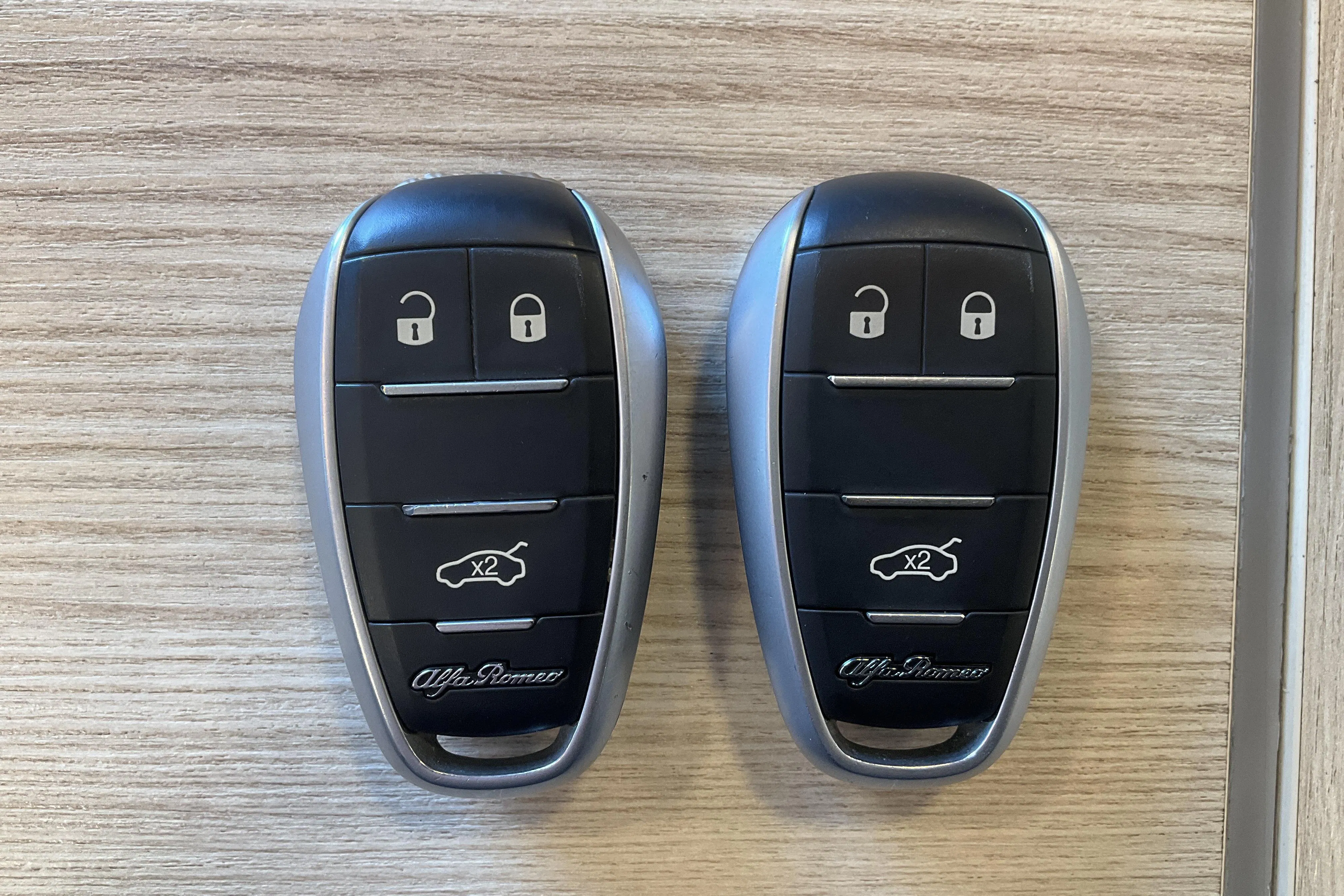 Presentation photo 13 of 13: Alfa Romeo Giulia 2.0 (200hk) - 101 730 km - Automatic - white - 2019