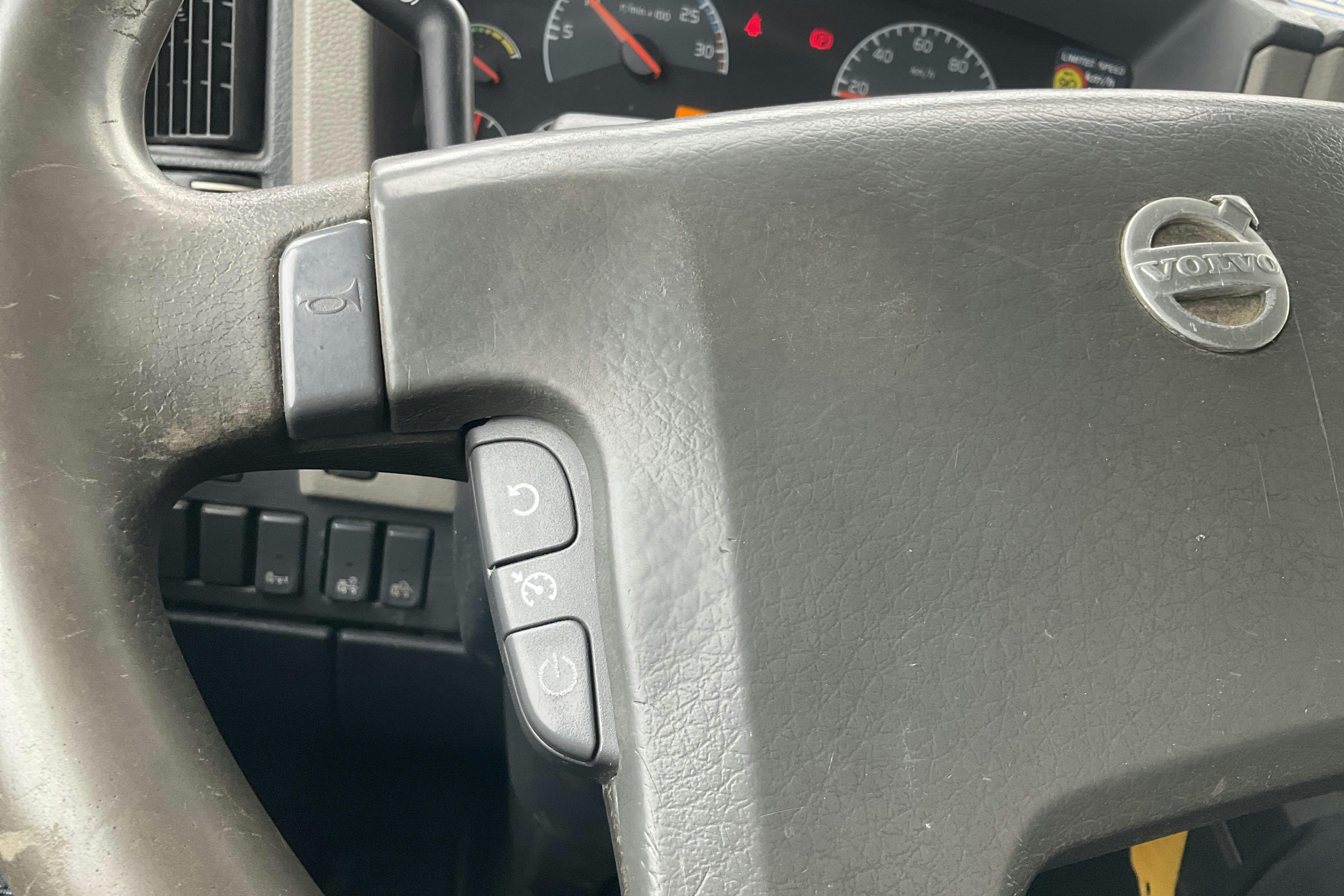 Presentation photo 28 of 28: VOLVO FL280 - 517 600 km - Automatic - white - 2009