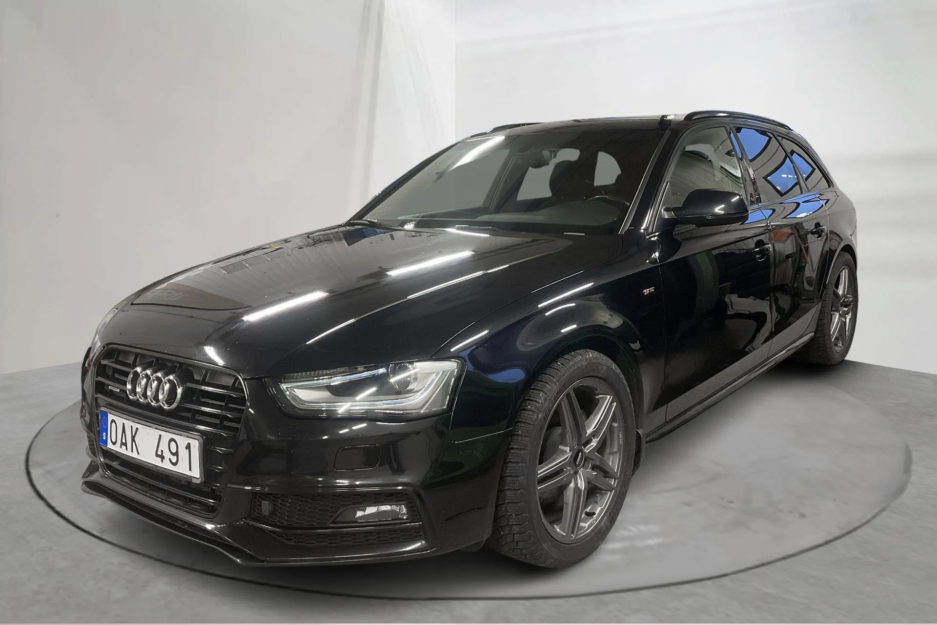 Presentationsfoto 1 av 14: Audi A4 2.0 TDI Avant quattro (177hk) - 18 067 mil - Automat - svart - 2014