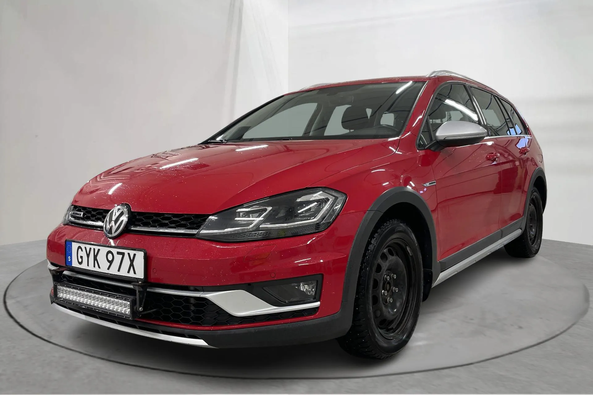 Presentation photo 1 of 16: VW Golf Alltrack 2.0 TDI 4MOTION (184hk) - 137 890 km - Automatic - red - 2020