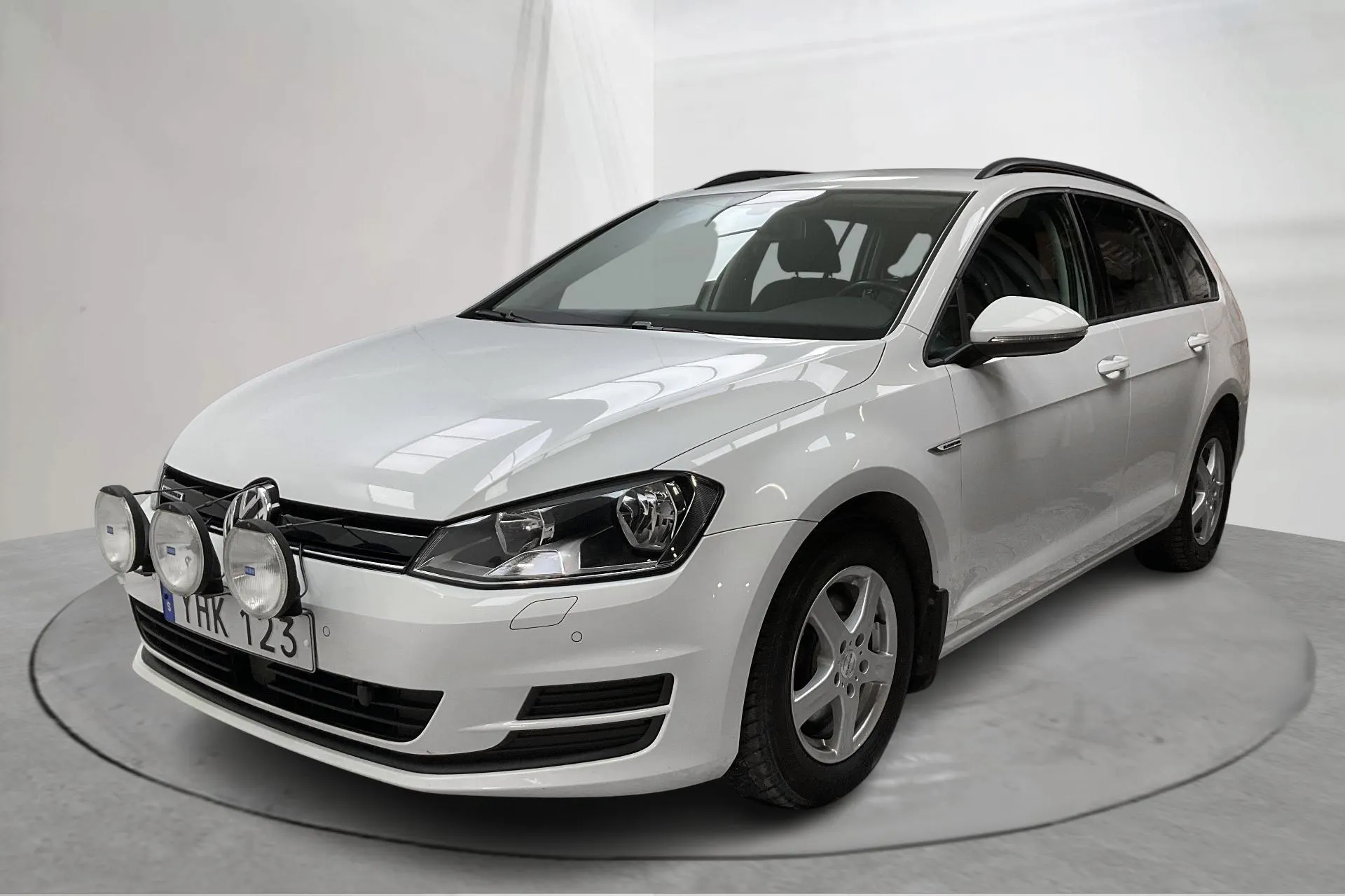 Presentation photo 1 of 15: VW Golf VII 1.4 TGI BlueMotion Sportscombi (110hk) - 66 850 km - Automatic - white - 2017