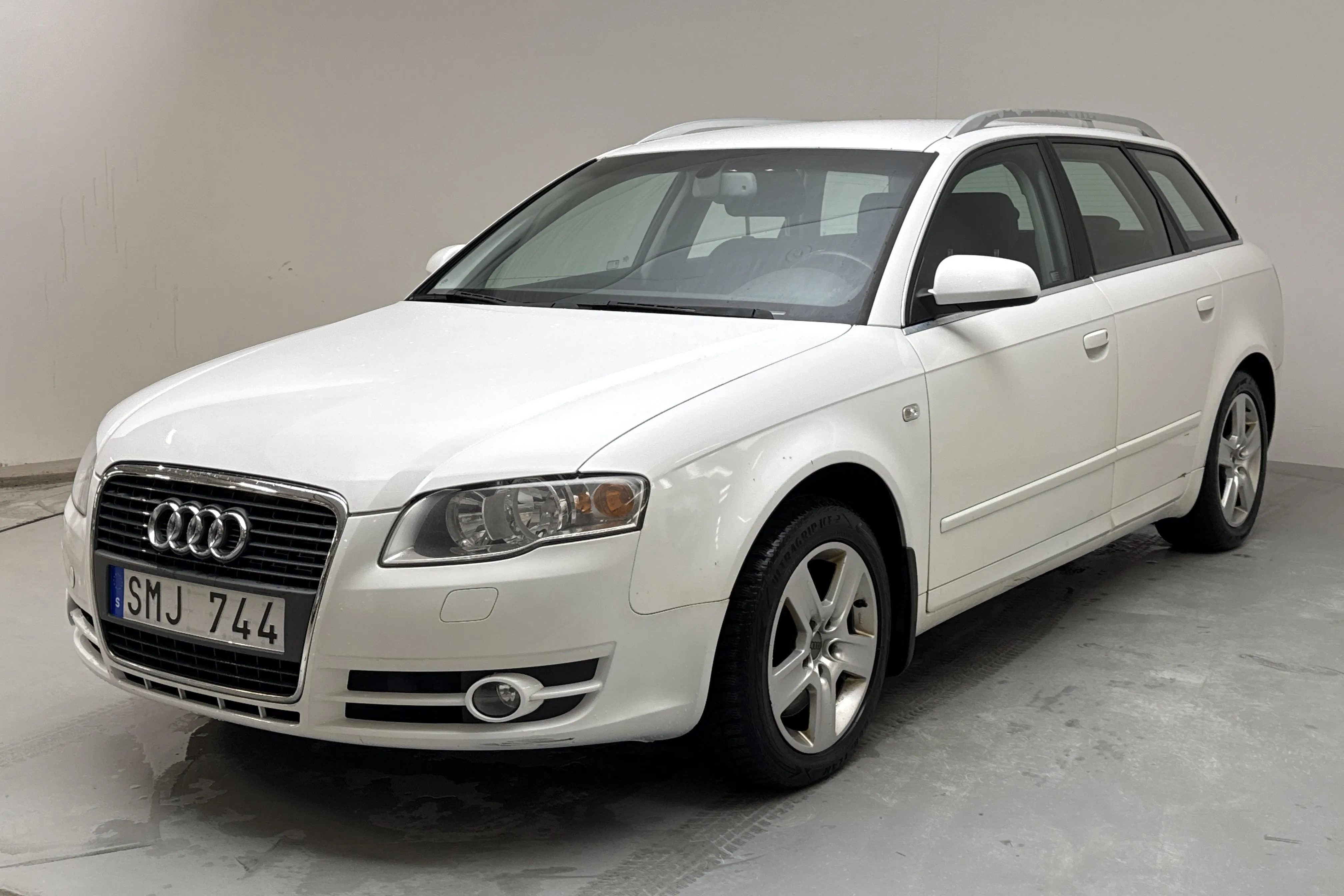 Presentationsfoto 1 av 13: Audi A4 2.0T Avant (200hk) - 19 226 mil - Automat - vit - 2008