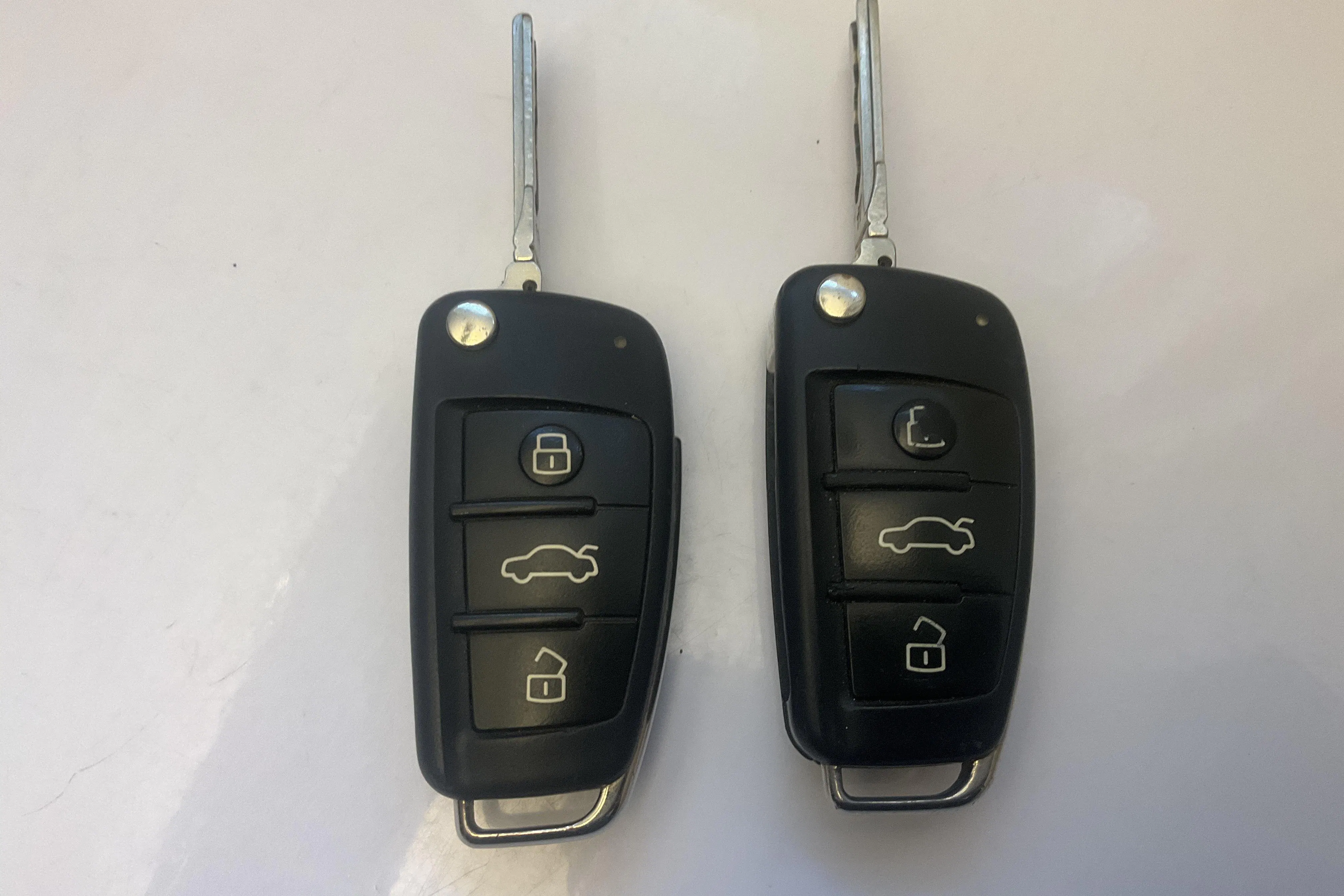 Presentationsfoto 13 av 13: Audi A4 2.0T Avant (200hk) - 19 226 mil - Automat - vit - 2008