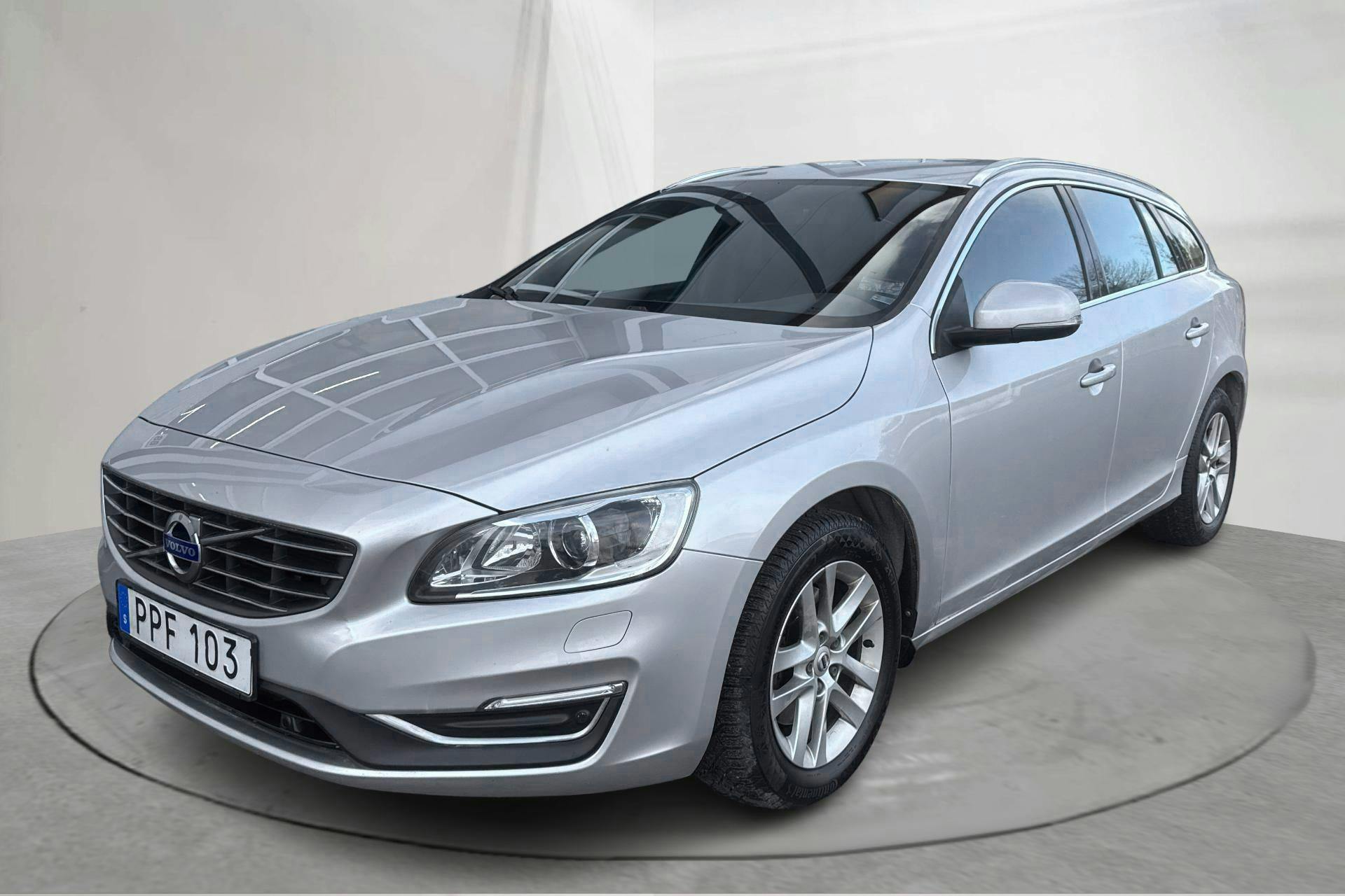 Presentation photo 1 of 20: Volvo V60 D3 (150hk) - 138 890 km - Automatic - silver - 2017