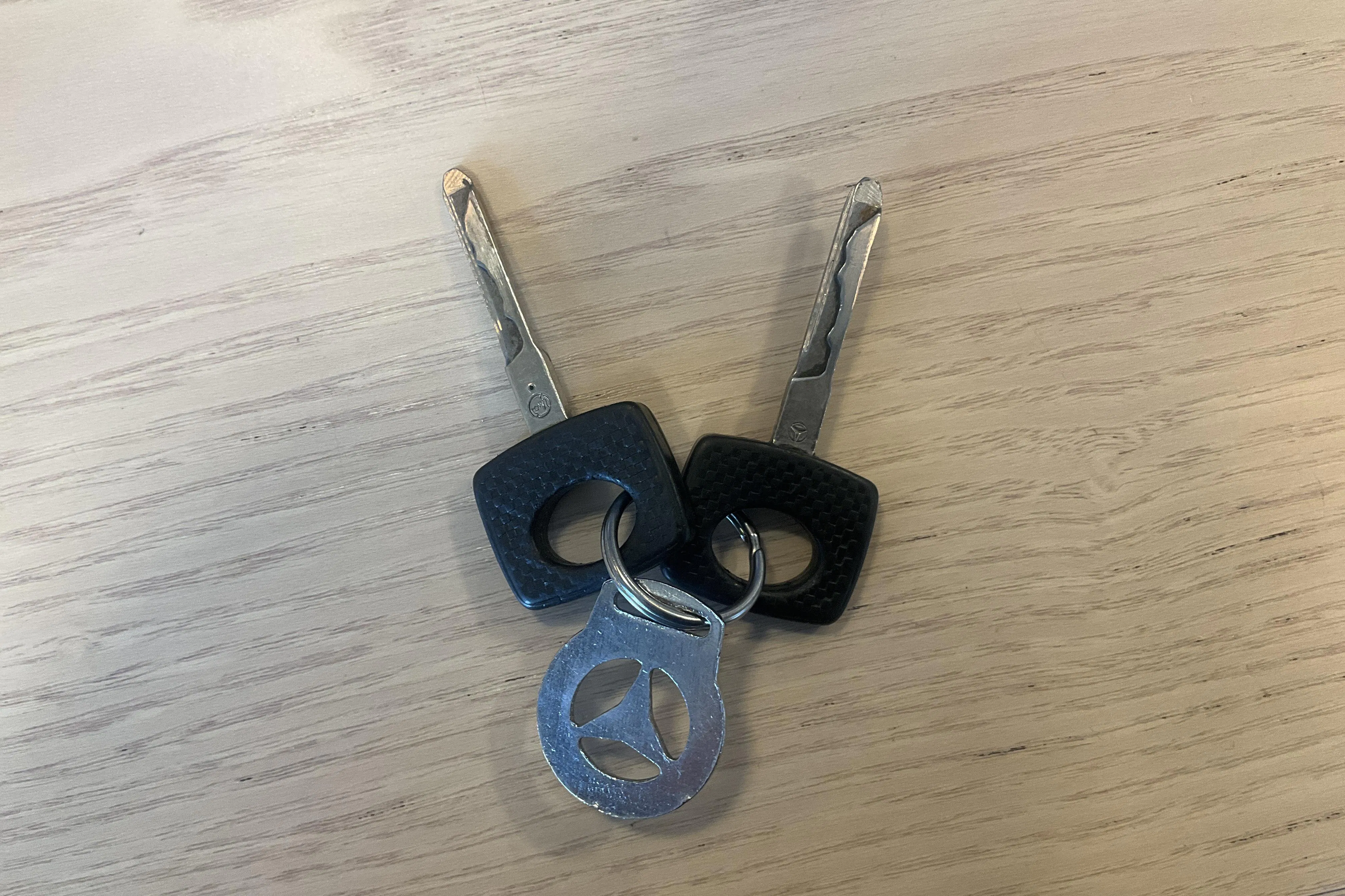 Presentation photo 18 of 18: Mercedes 190 E 2.3-16 (170 hk) - 110 780 km - Manual - Dark Grey - 1987