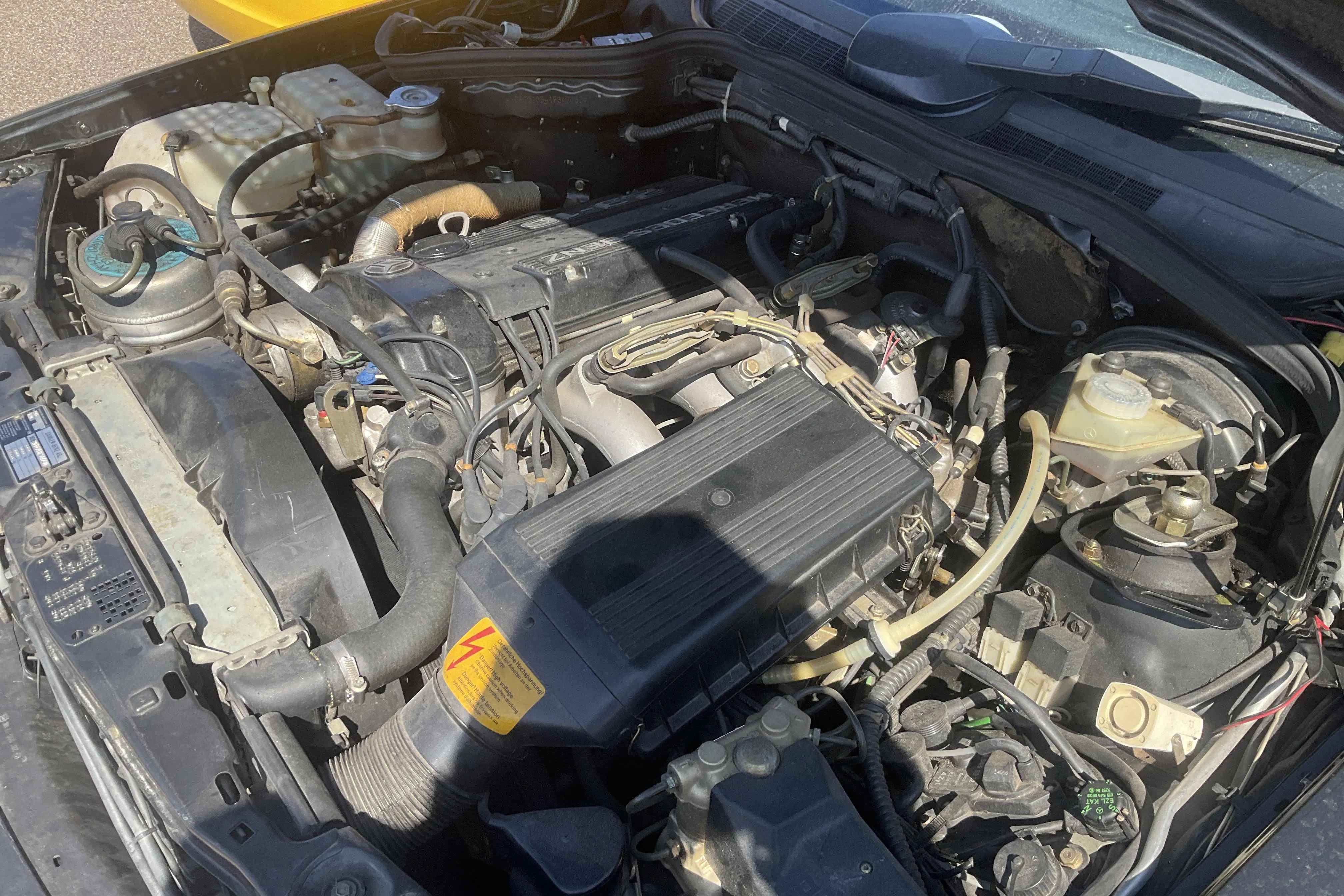 Presentationsfoto 22 av 22: Mercedes 190 E 2.3-16 (170 hk) - 11 078 mil - Manuell - Dark Grey - 1987