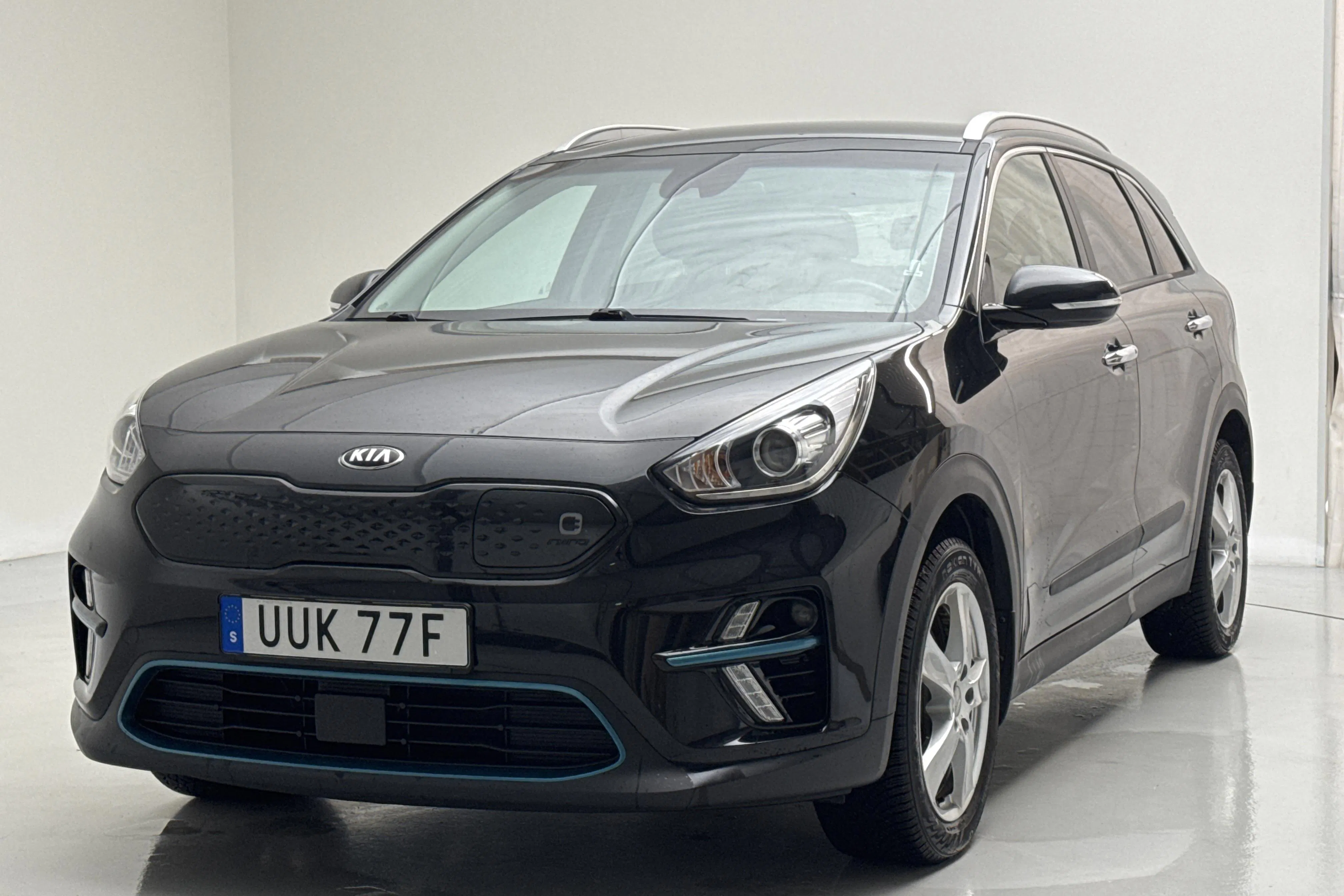 Presentationsfoto 1 av 17: KIA e-Niro 64kWh (204hk) - 10 873 mil - Automat - svart - 2019