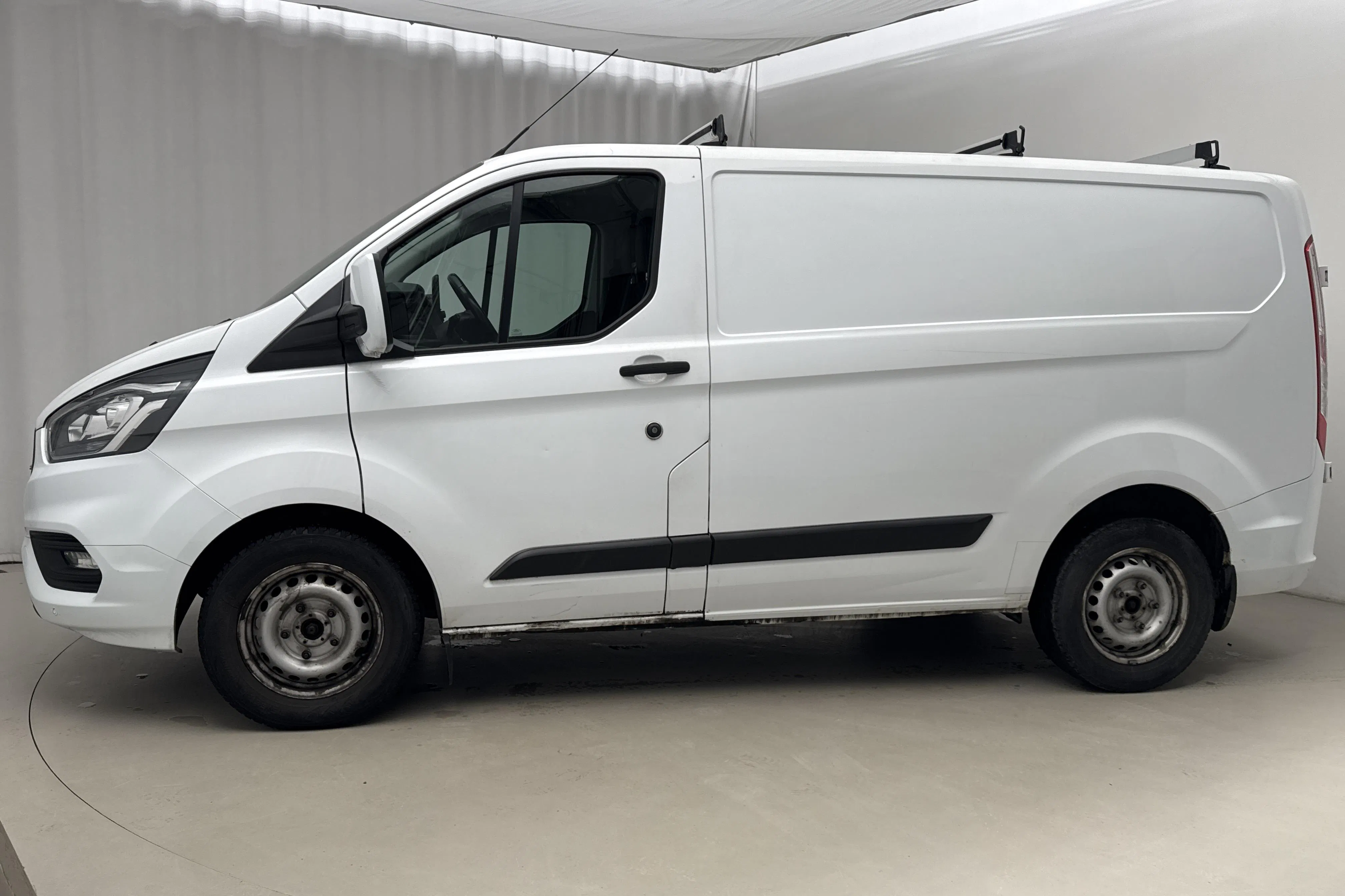 Presentation photo 2 of 13: Ford Transit Custom 280 (130hk) - 125 500 km - Automatic - white - 2019