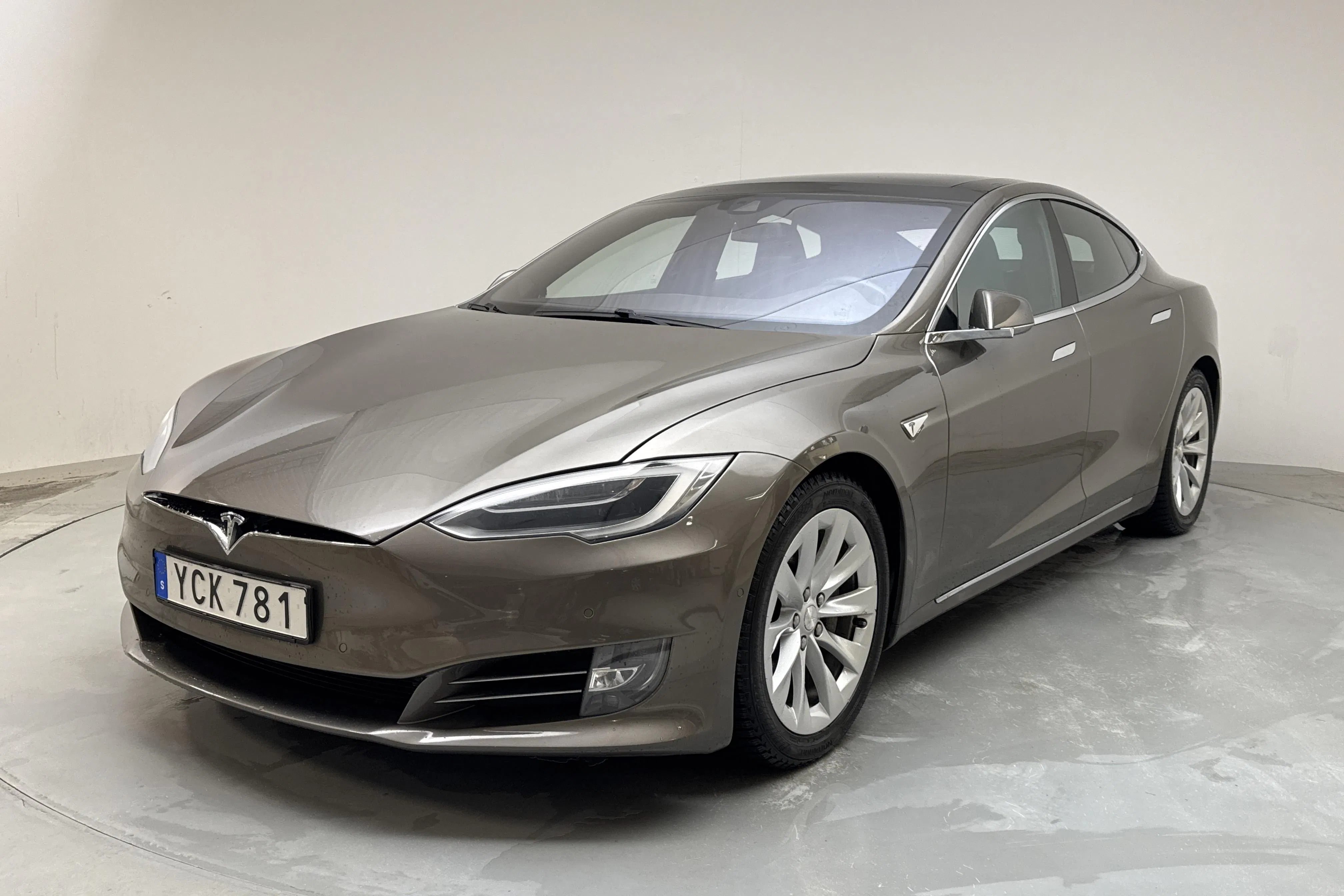 Presentationsfoto 1 av 20: Tesla Model S 90D - 11 272 mil - Automat - grå - 2016