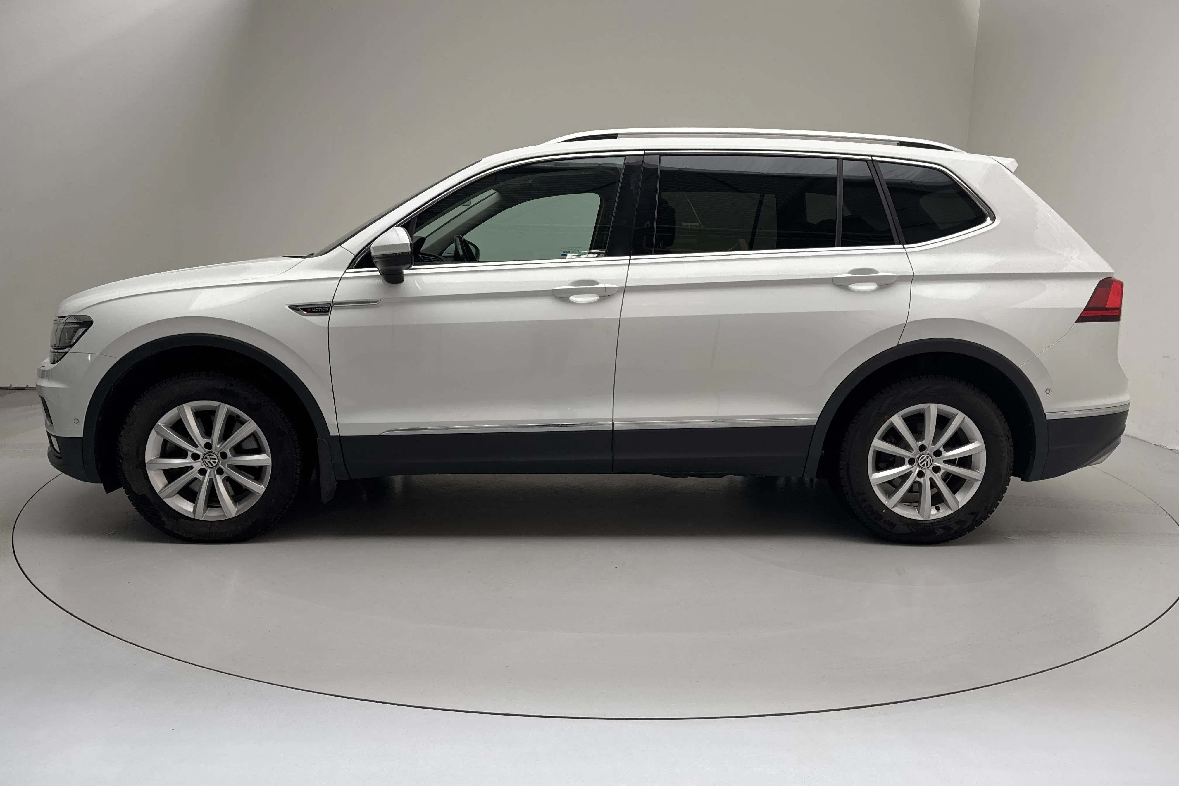 Presentation photo 2 of 16: VW Tiguan Allspace 2.0 TDI 4MOTION (190hk) - 76 590 km - Automatic - white - 2019