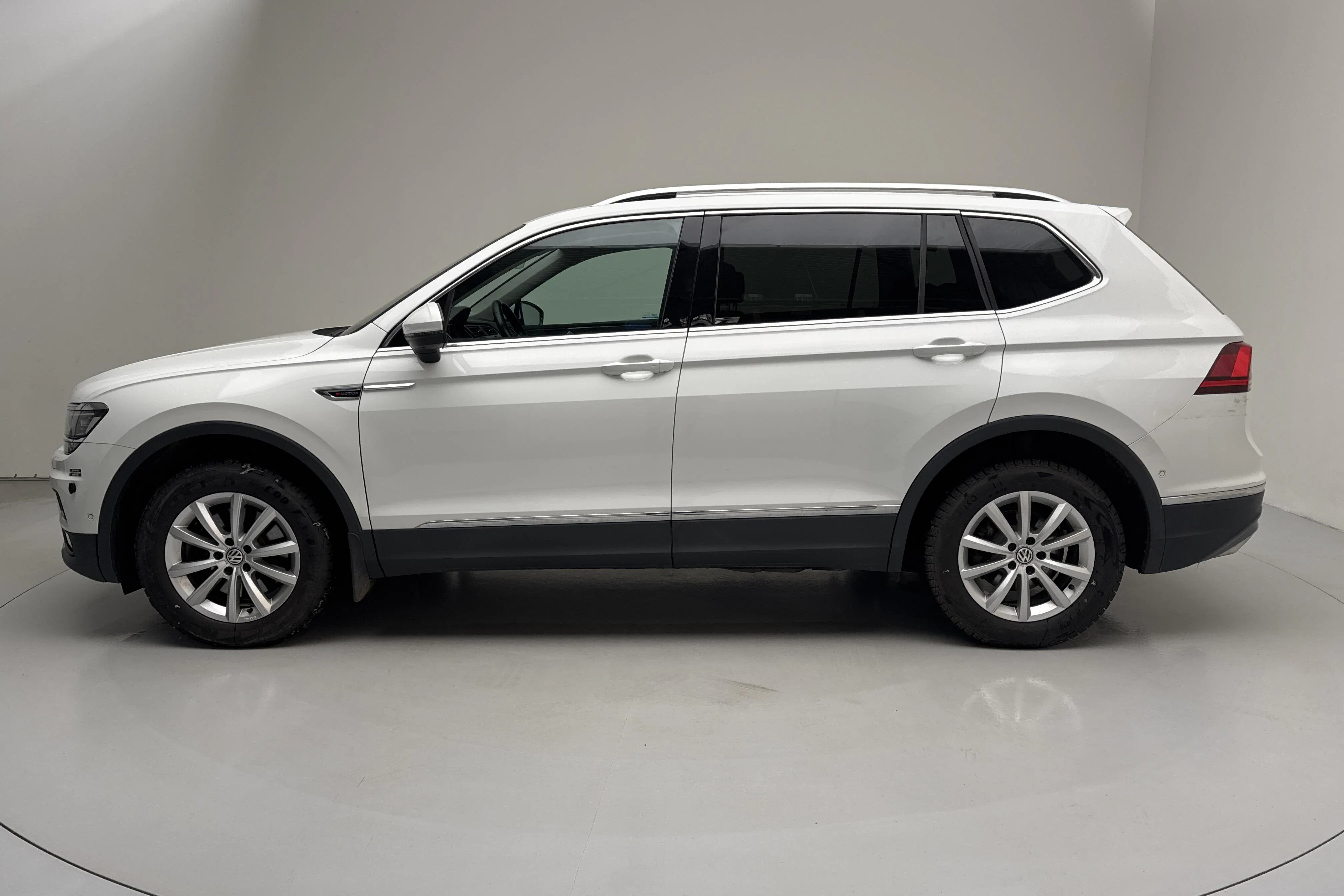 Presentation photo 2 of 16: VW Tiguan Allspace 2.0 TDI 4MOTION (190hk) - 35 930 km - Automatic - white - 2019