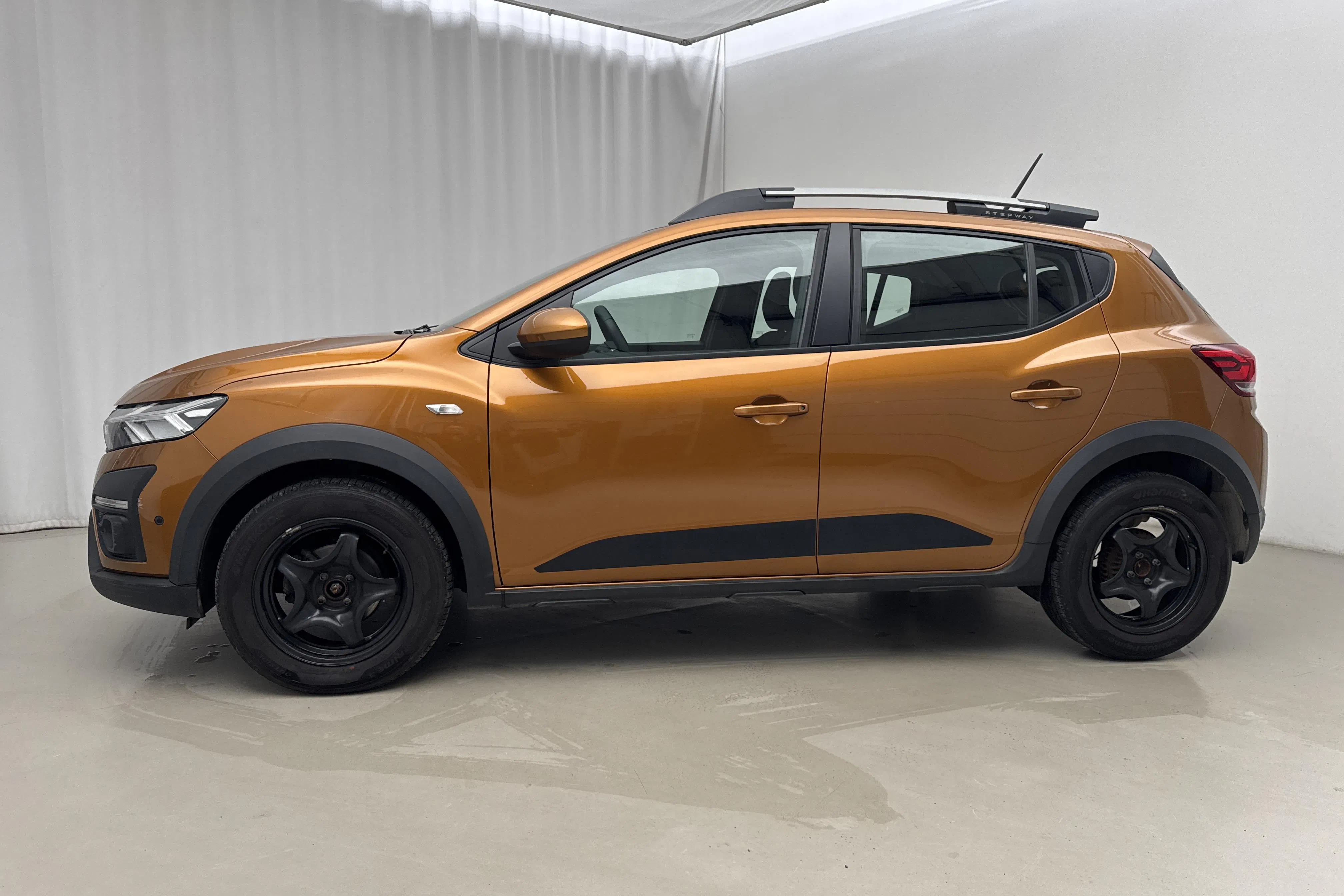 Presentationsfoto 2 av 17: Dacia Sandero Stepway 1.0 TCe (90hk) - 2 875 mil - Automat - 2022