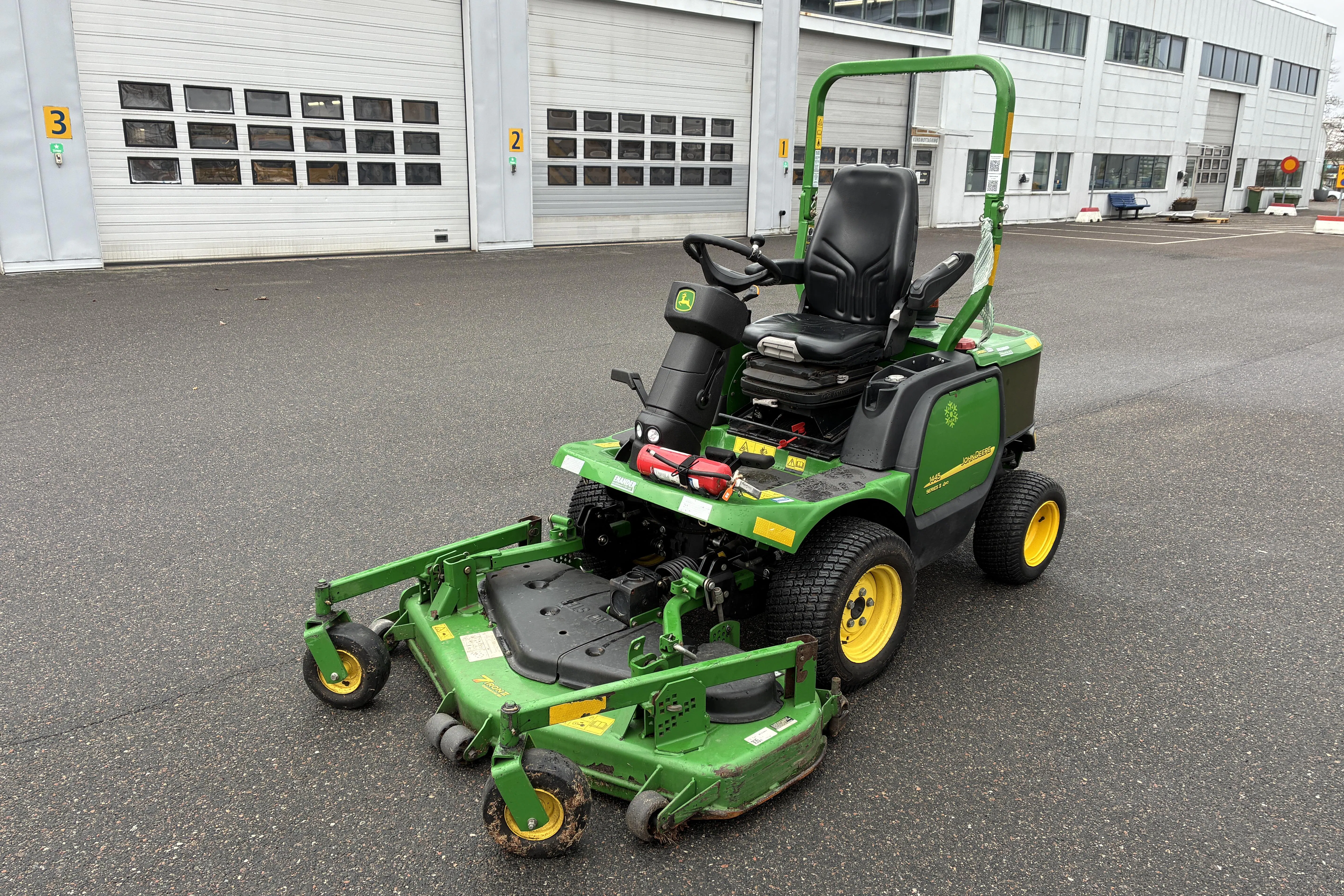 Presentationsfoto 1 av 24: John Deere 1445 åkgräsklippare -  - 2012