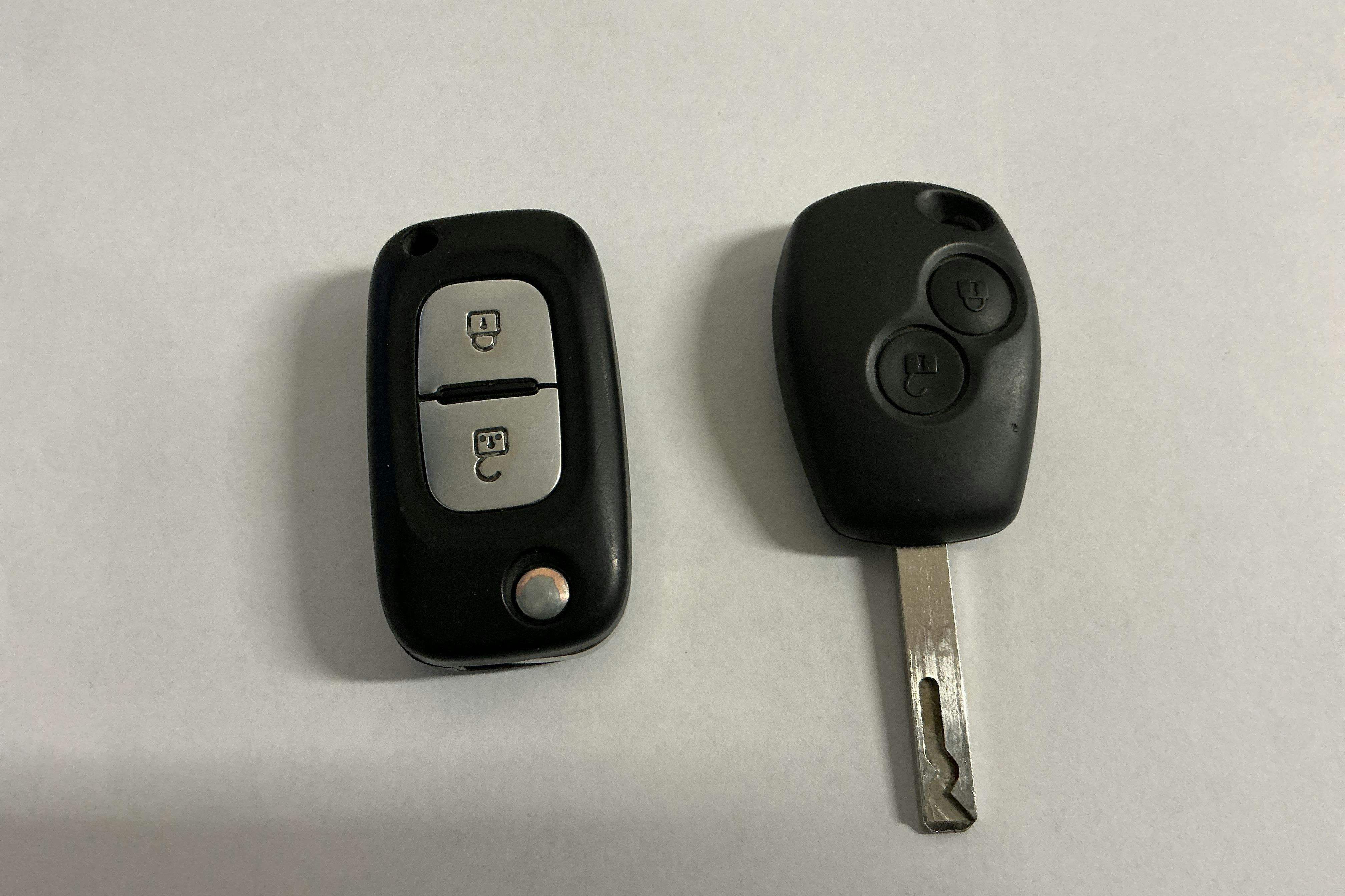 Presentationsfoto 16 av 16: Renault Master 2.3 dCi FAP 2WD (170hk) - 17 394 mil - Manuell - svart - 2018