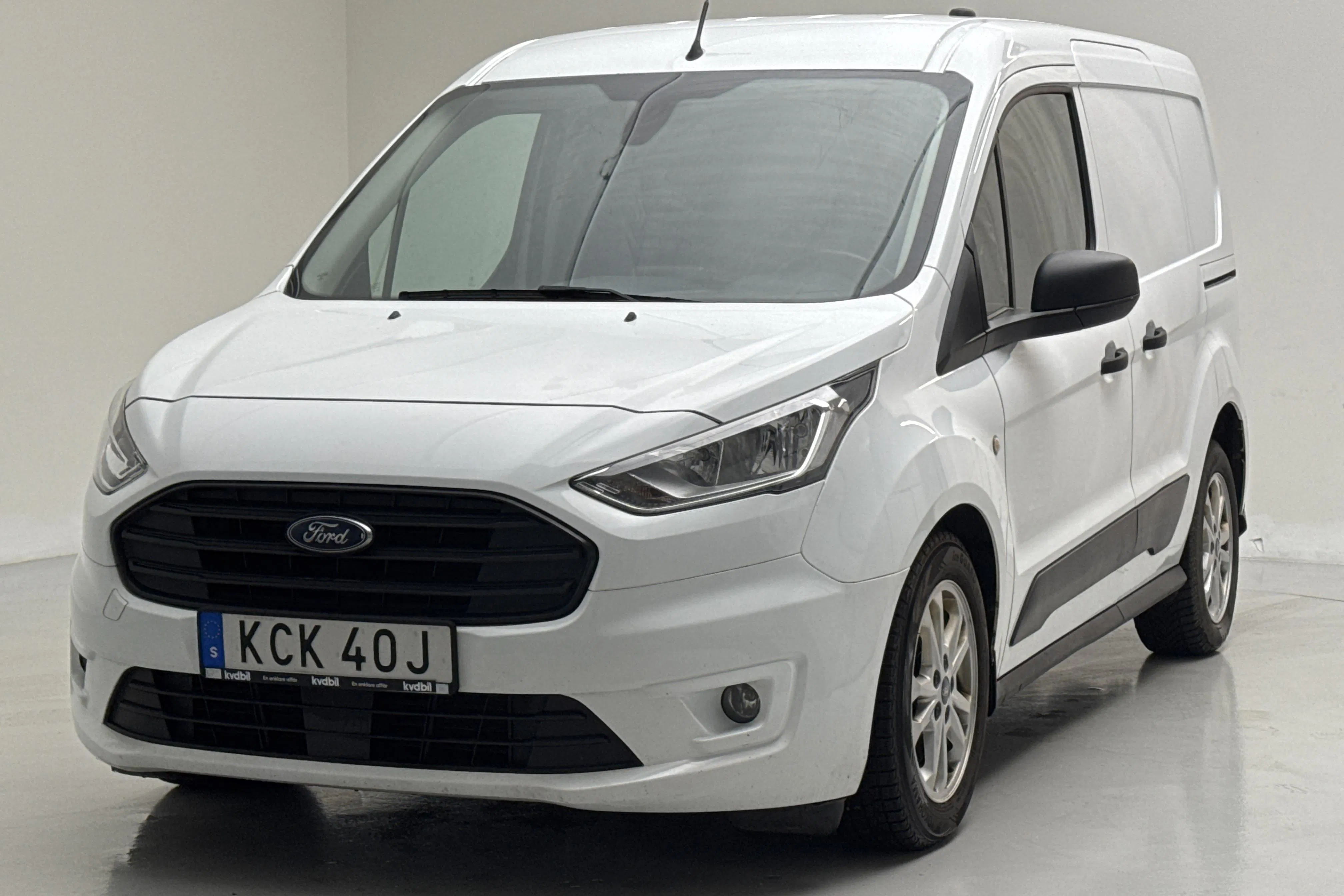 Presentationsfoto 1 av 15: Ford Transit Connect 1.5 EcoBlue (100hk) - 12 807 mil - Automat - vit - 2019
