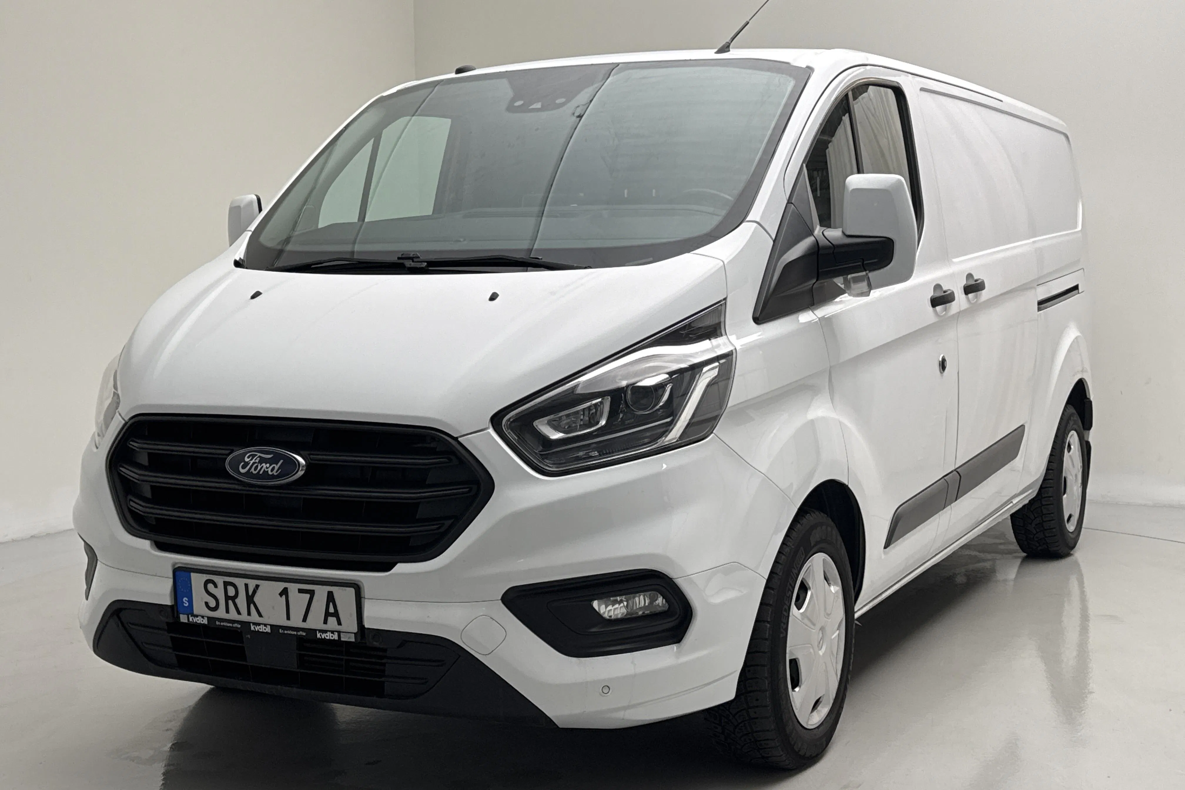 Presentation photo 1 of 13: Ford Transit Custom 300 (130hk) - 127 810 km - Automatic - white - 2019