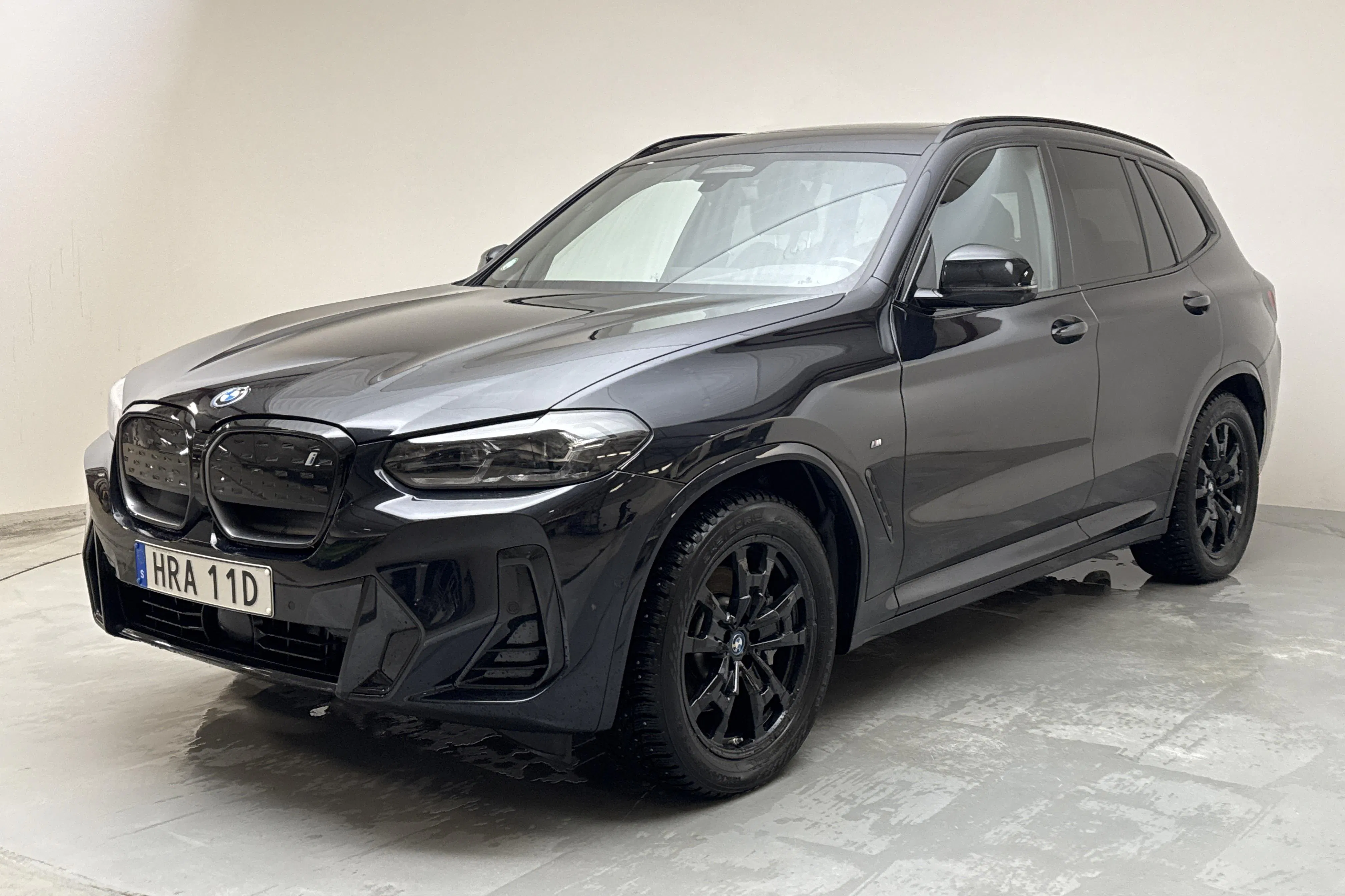 Presentation photo 1 of 20: BMW iX3 LCI, G08 (286hk) - 110 450 km - Automatic - black - 2022