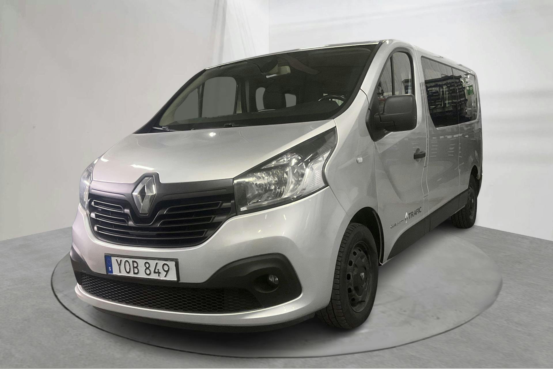 Presentation photo 1 of 18: Renault Trafic Kombi 1.6 dCi  (125hk) - 169 030 km - Manual - silver - 2017
