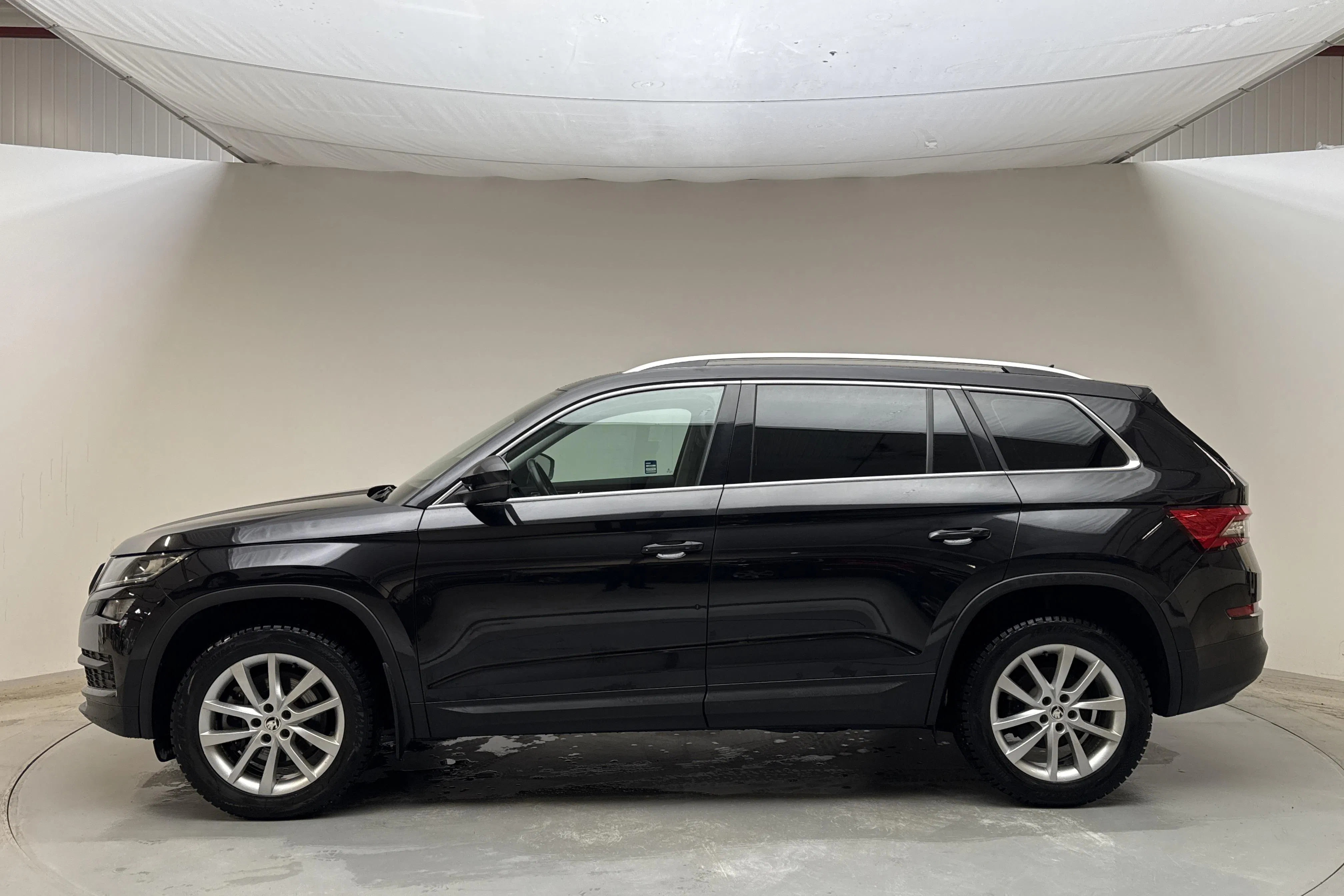 Presentationsfoto 2 av 18: Skoda Kodiaq 2.0 TDI 4X4 (200hk) - 18 275 mil - Automat - svart - 2021