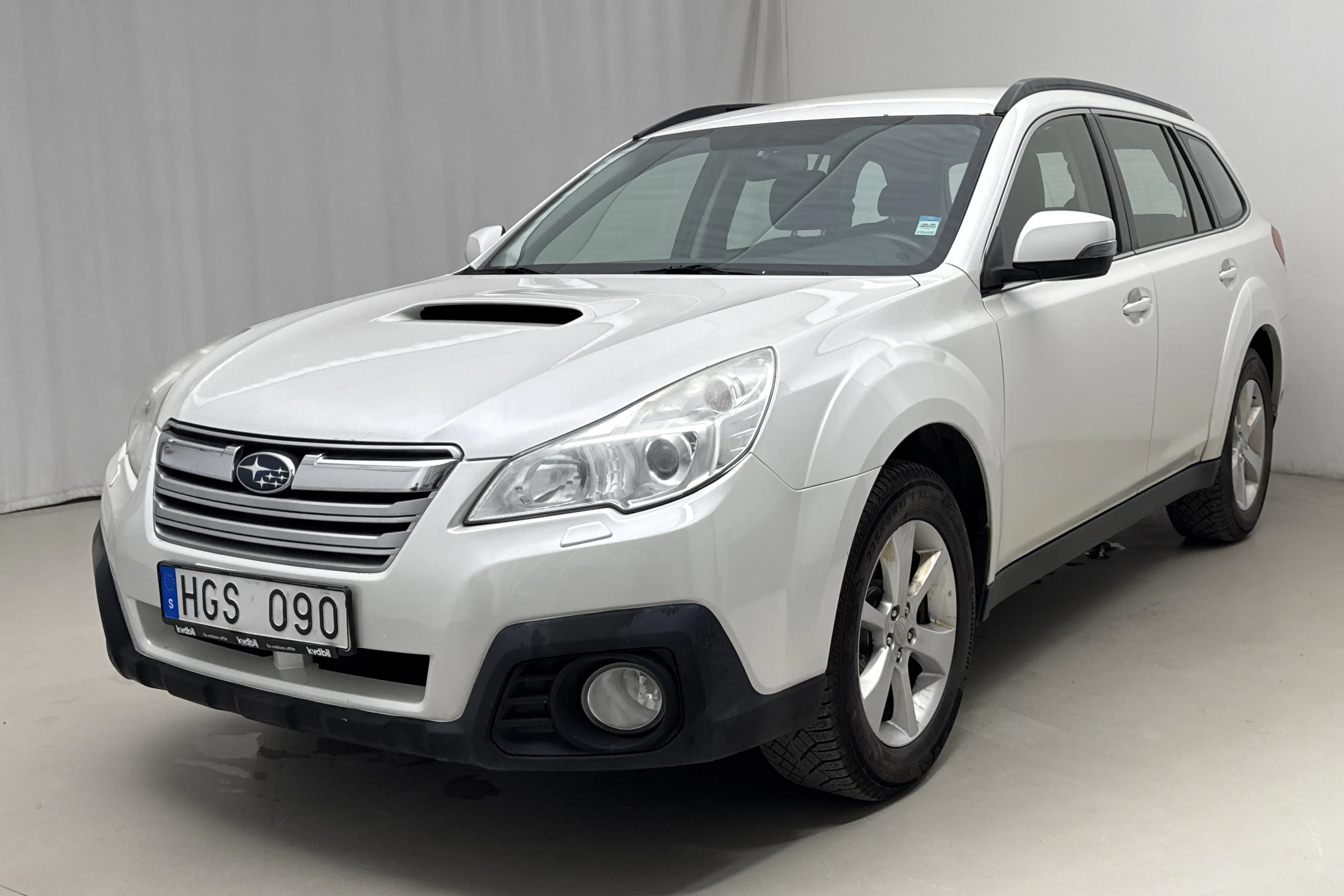 Presentation photo 1 of 15: Subaru Outback 2.0D (150hk) - 229 370 km - Automatic - white - 2014