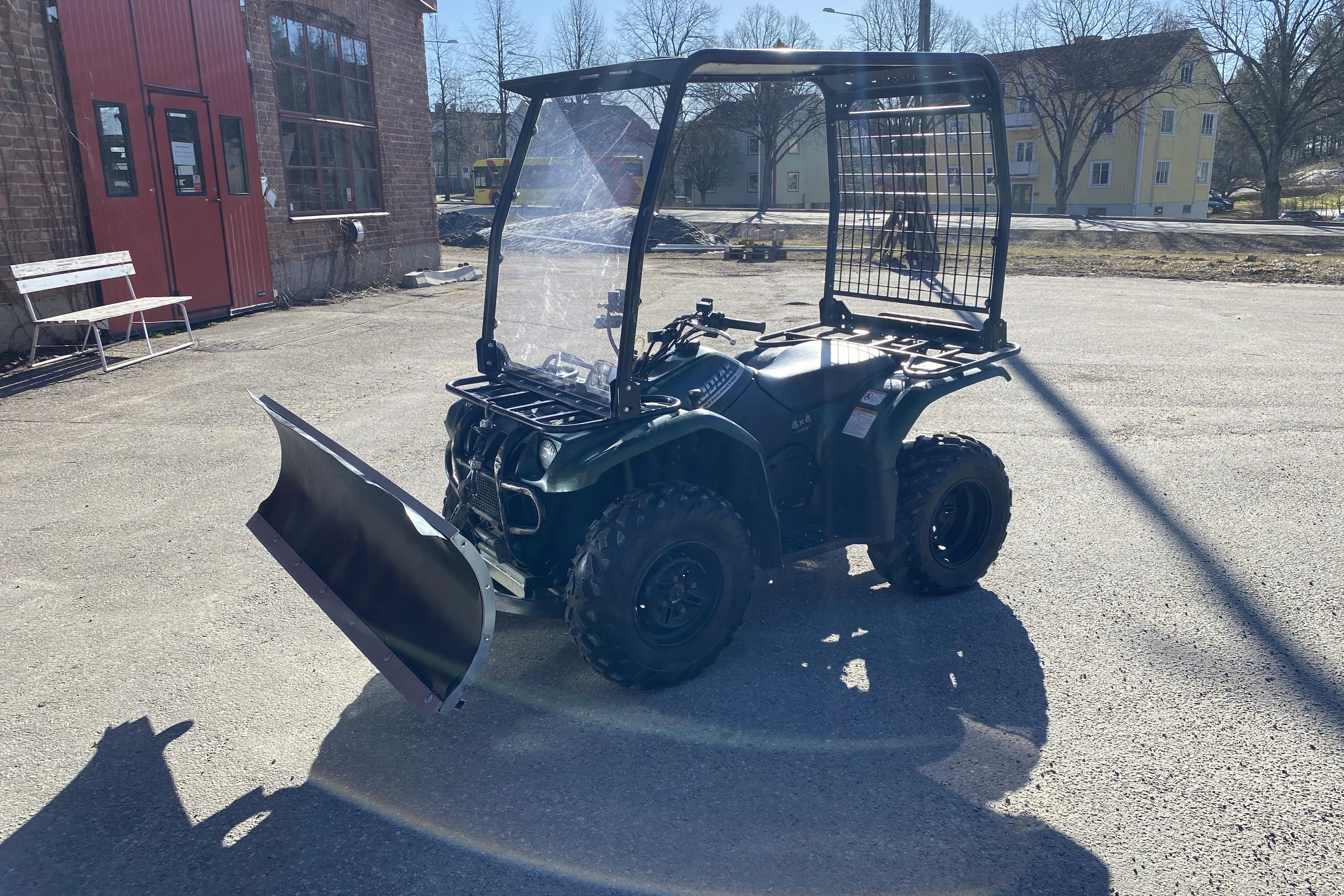 Presentationsfoto 2 av 19: YAMAHA YFM400FWA AJ03W ATV med plog - 0 km - grön - 2000