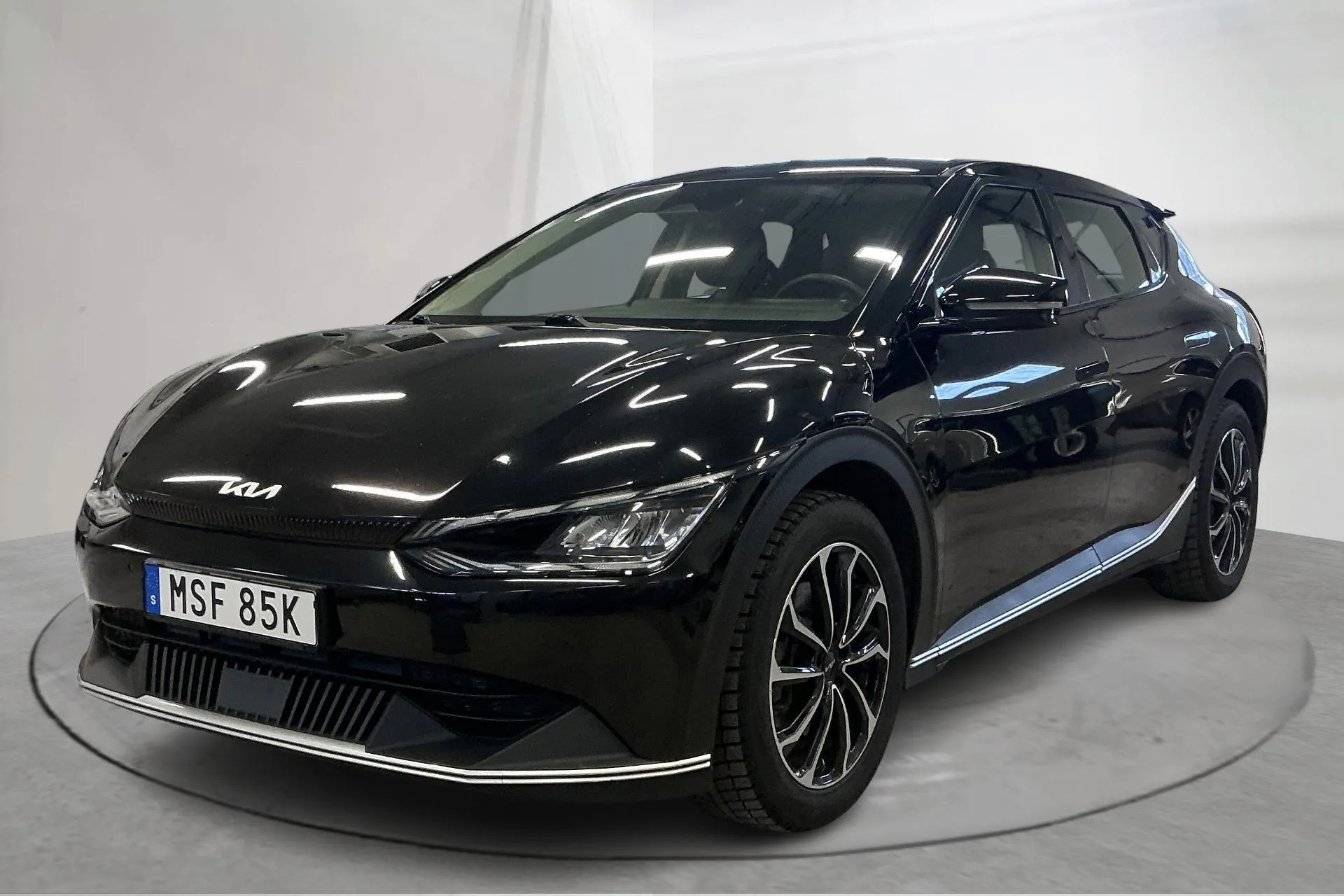 Presentationsfoto 1 av 19: KIA EV6 RWD (228hk) - 14 464 mil - Automat - svart - 2023