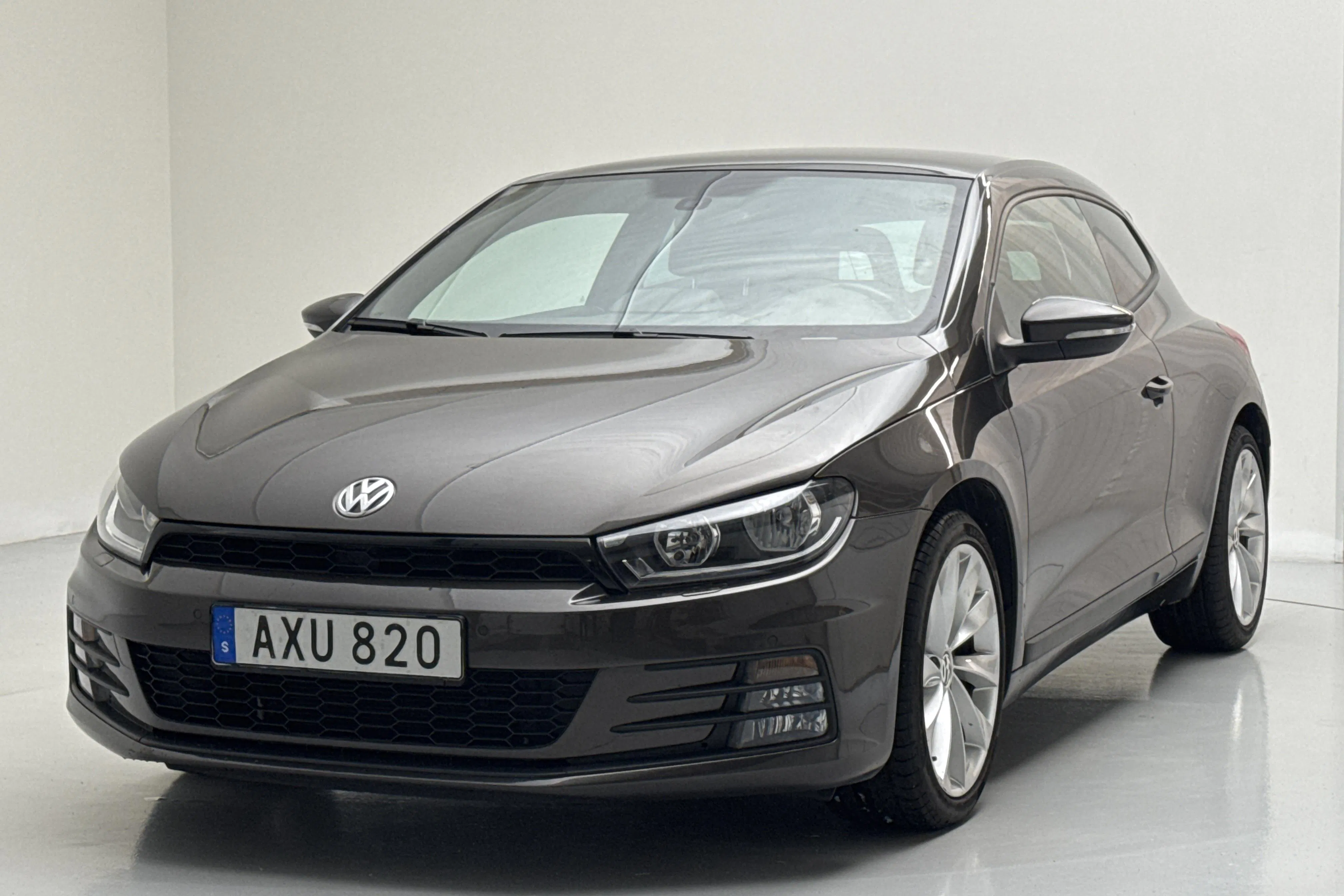 Presentation photo 1 of 12: VW Scirocco 2.0 TSI (180hk) - 59 910 km - Automatic - Dark Brown - 2015