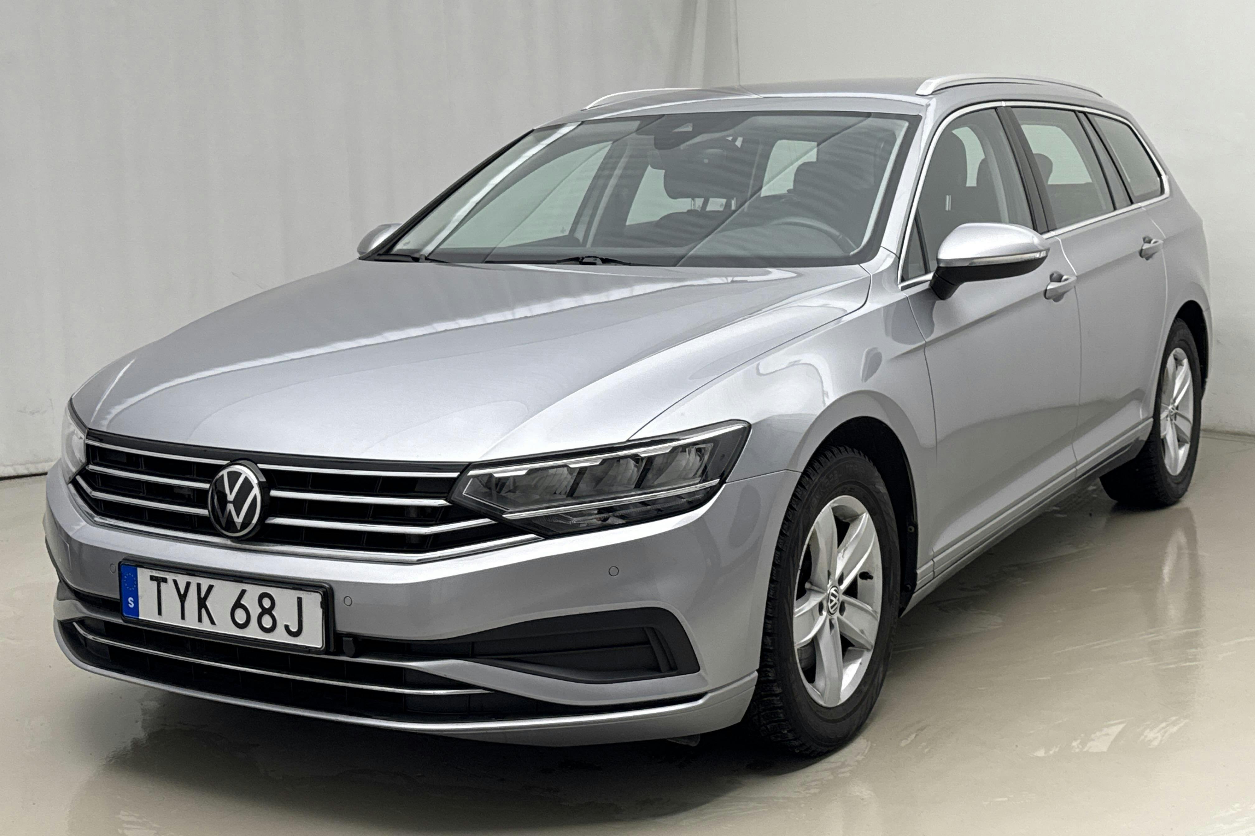 Presentation photo 1 of 17: VW Passat 1.5 TSI Sportscombi (150hk) - 82 380 km - Automatic - silver - 2021