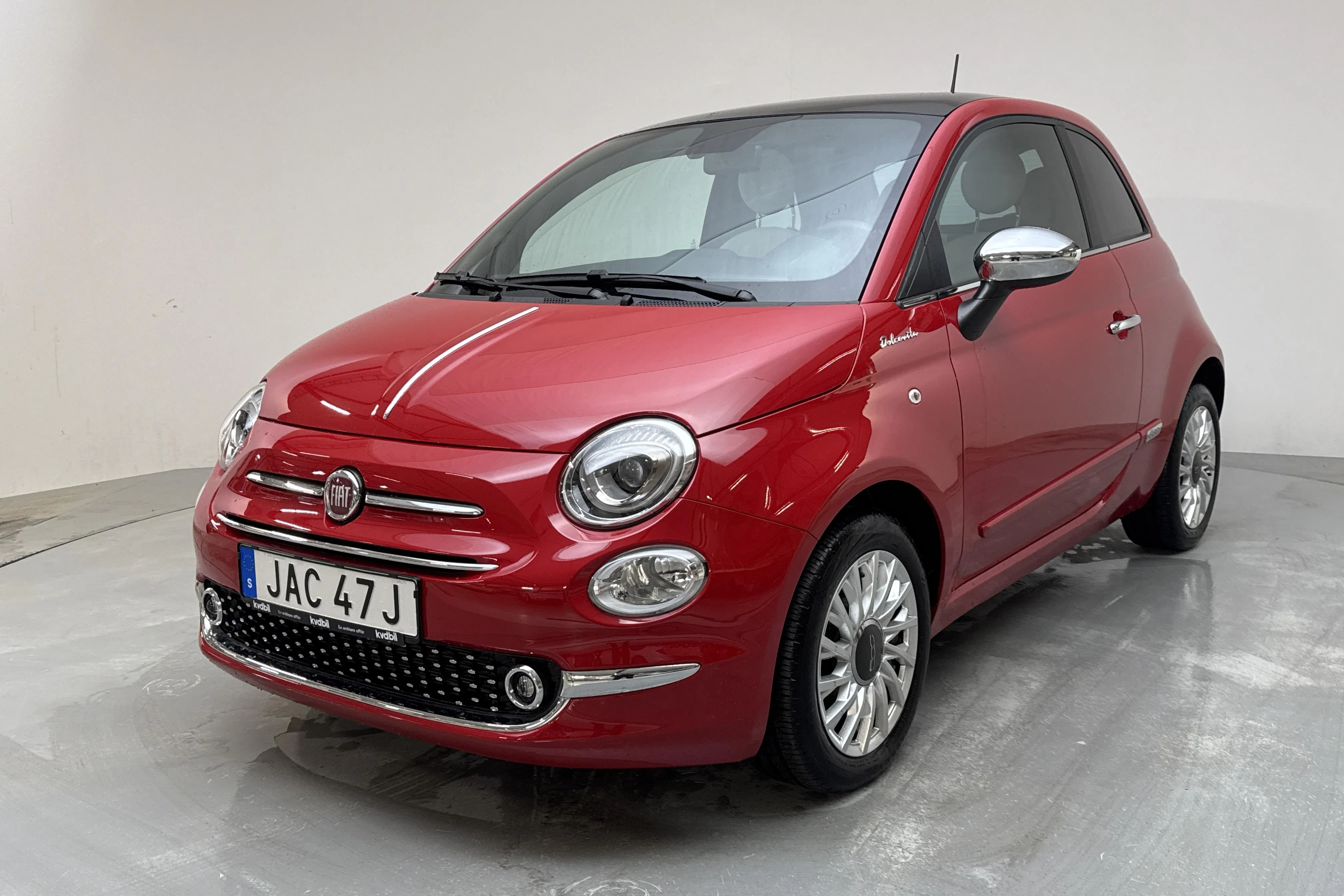 Presentationsfoto 1 av 17: Fiat 500 Hybrid (70hk) - 1 459 mil - Manuell - röd - 2022