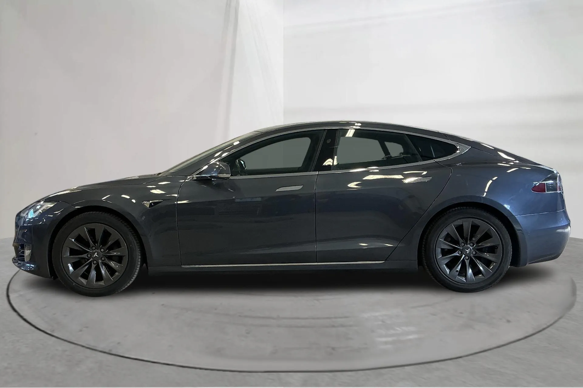 Presentationsfoto 2 av 22: Tesla Model S Dual Motor Long Range AWD - 10 717 mil - Automat - grå - 2020