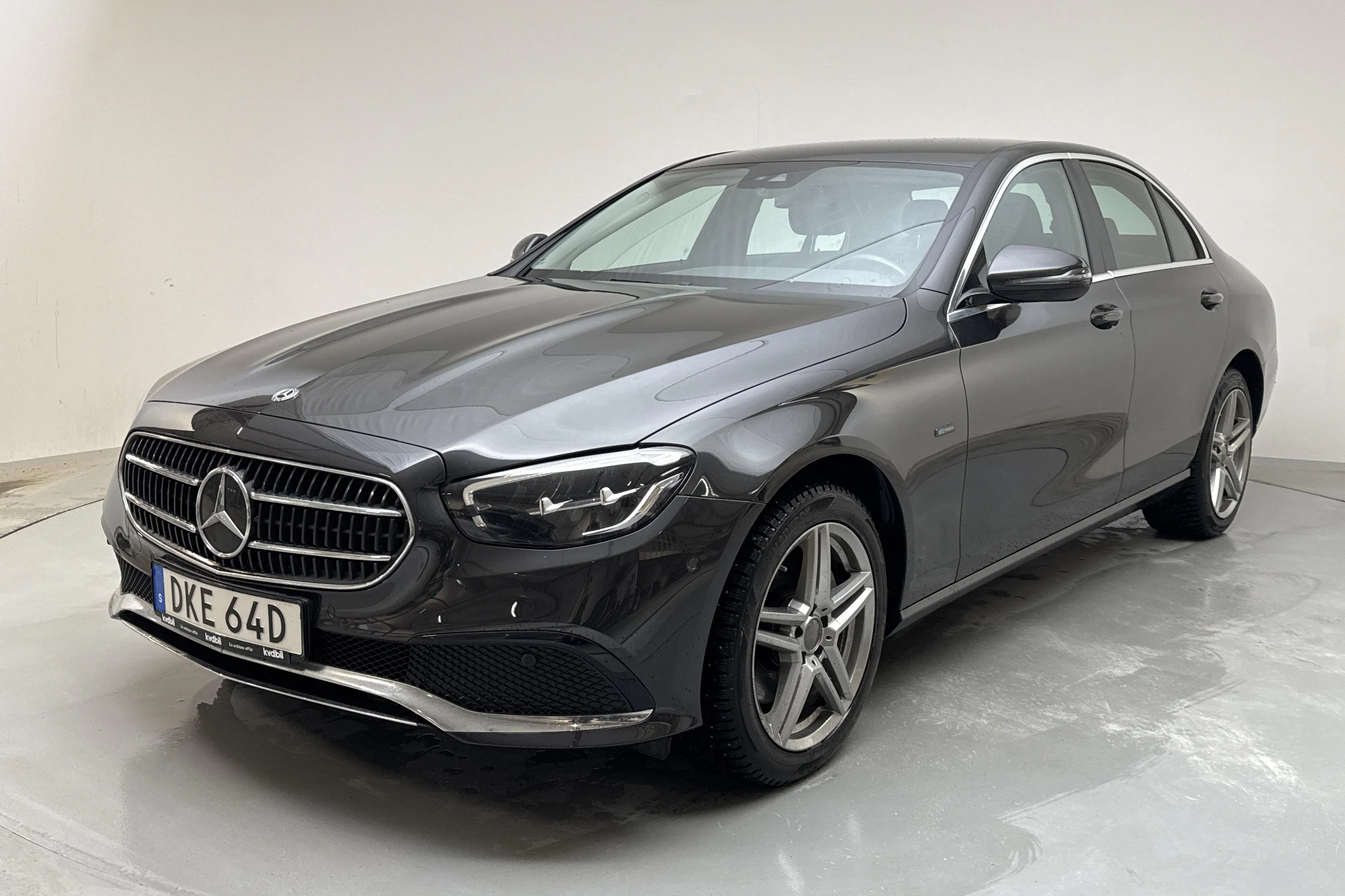 Presentationsfoto 1 av 18: Mercedes E 300 de Sedan W213 (306hk) - 12 127 mil - Automat - grå - 2021