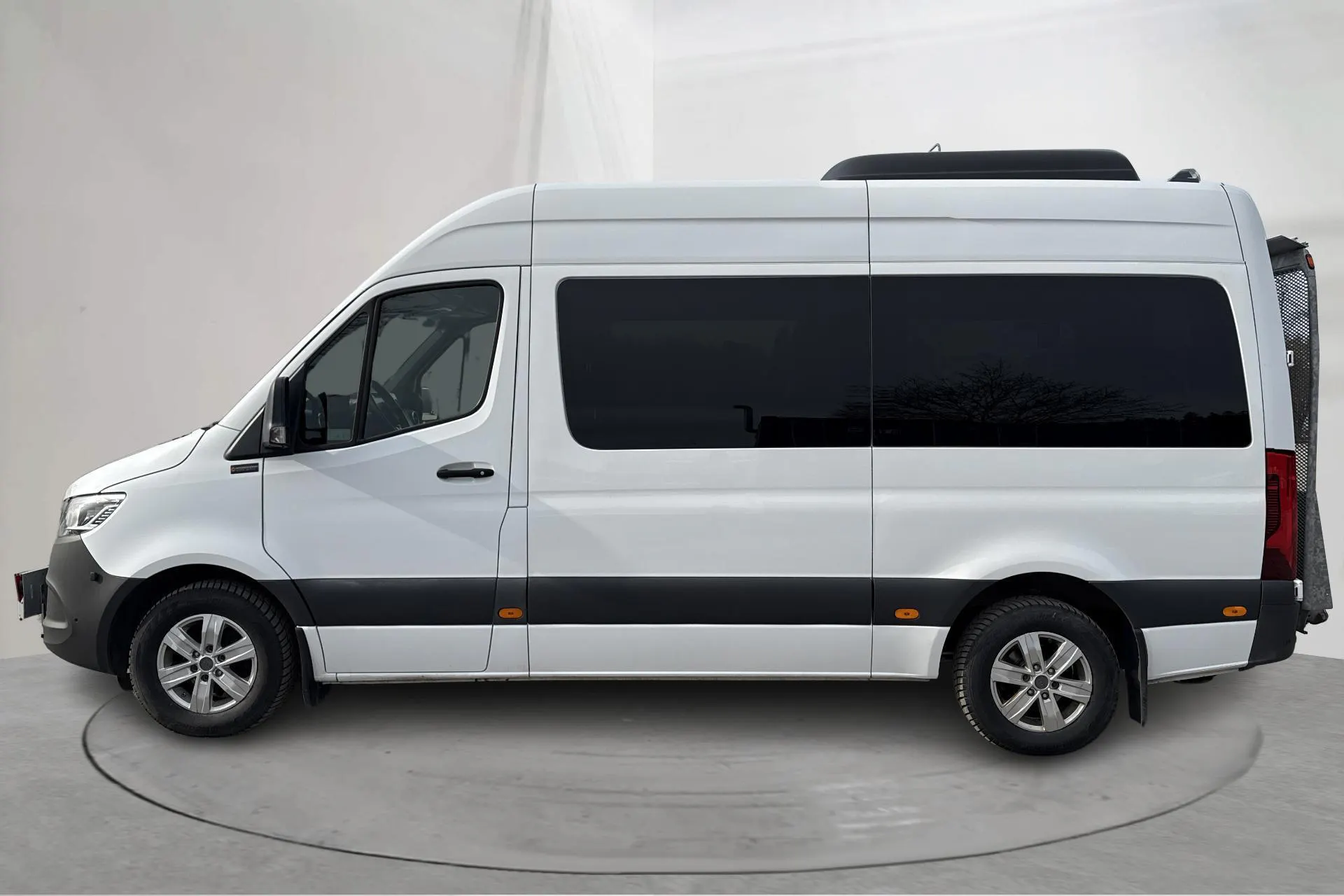 Presentation photo 2 of 17: Mercedes Sprinter 316 CDI RWD (163hk) - 148 860 km - Automatic - white - 2021