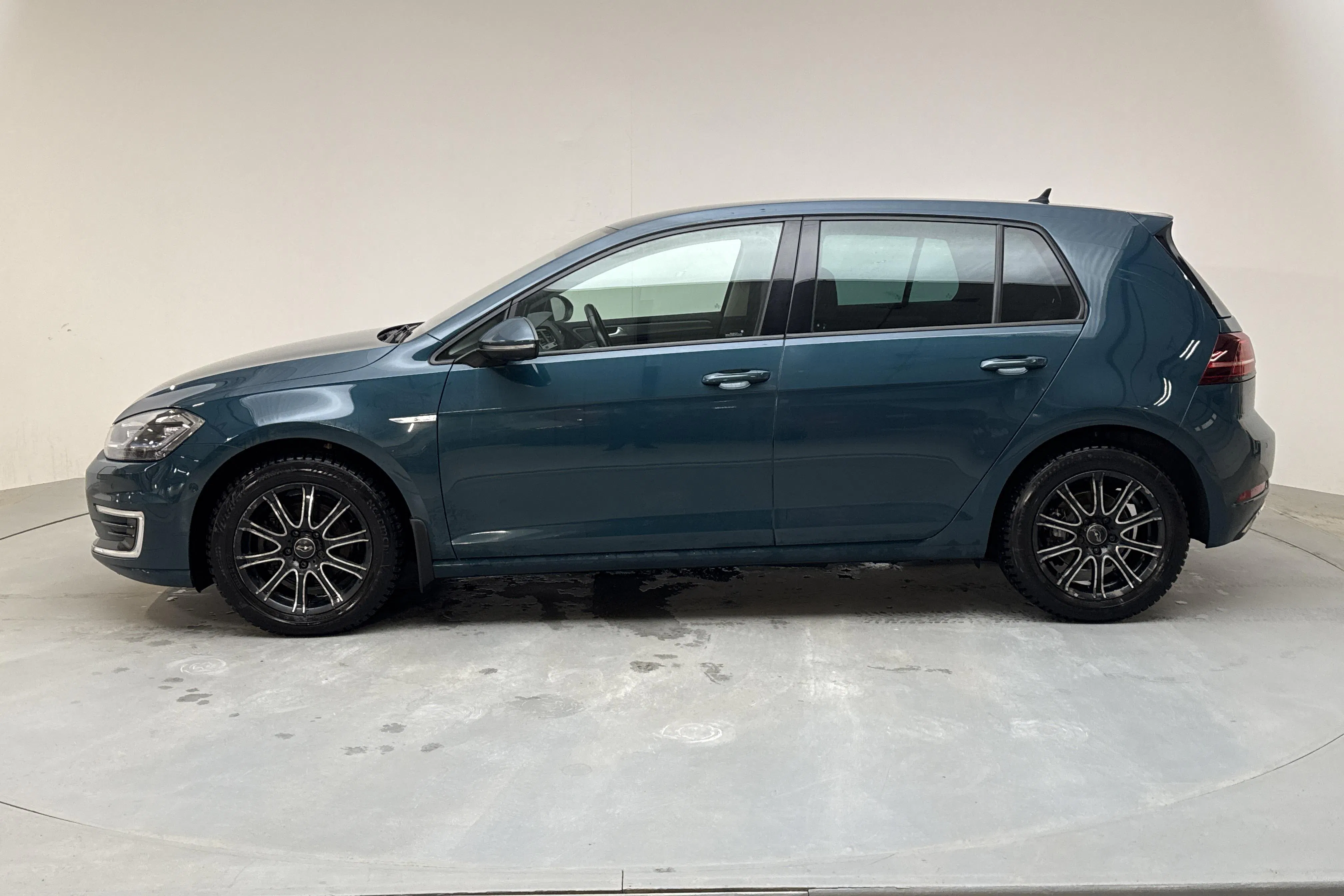 Presentation photo 2 of 18: VW e-Golf VII 5dr (136hk) - 138 640 km - Automatic - Dark Green - 2018