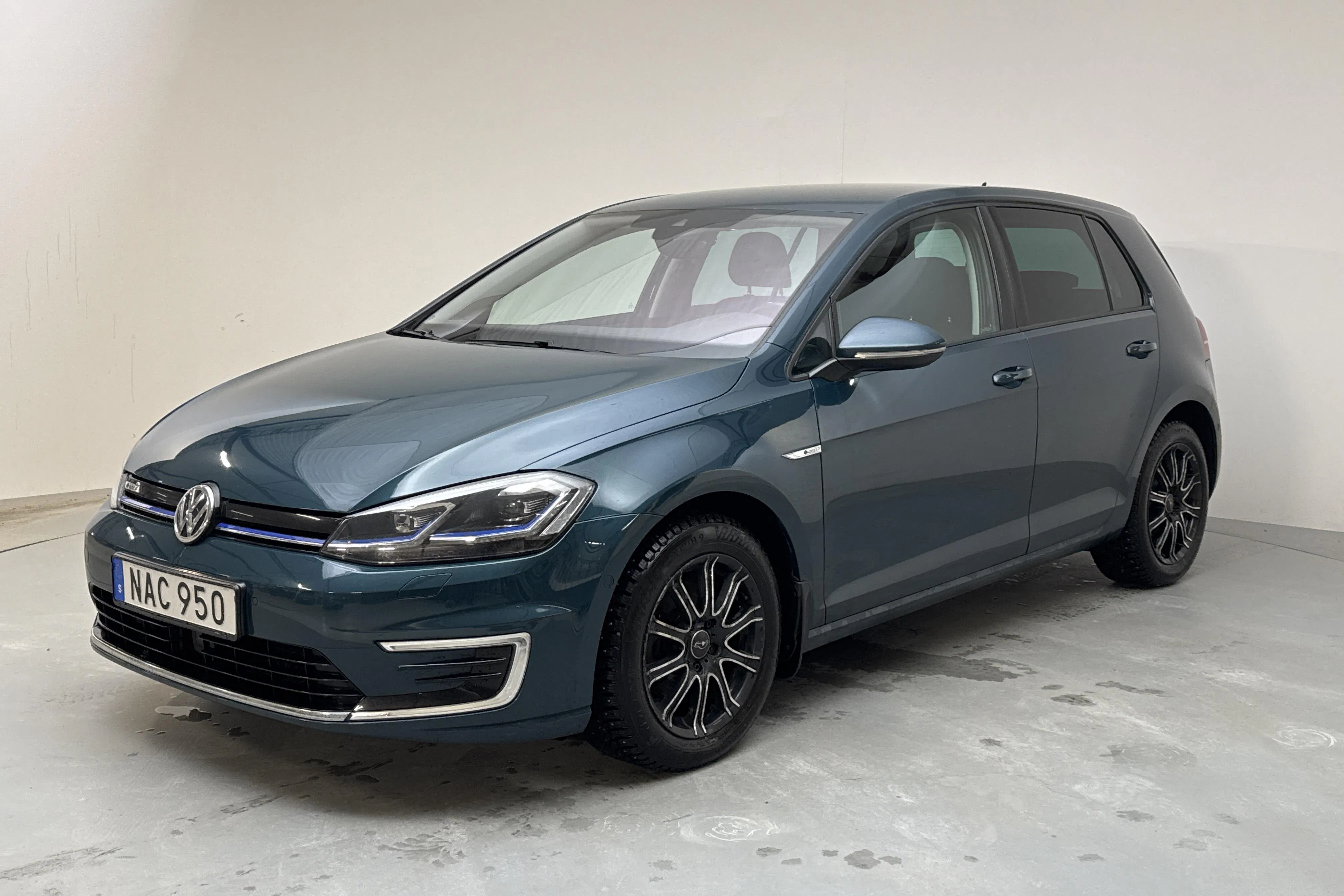 Presentation photo 1 of 18: VW e-Golf VII 5dr (136hk) - 138 640 km - Automatic - Dark Green - 2018