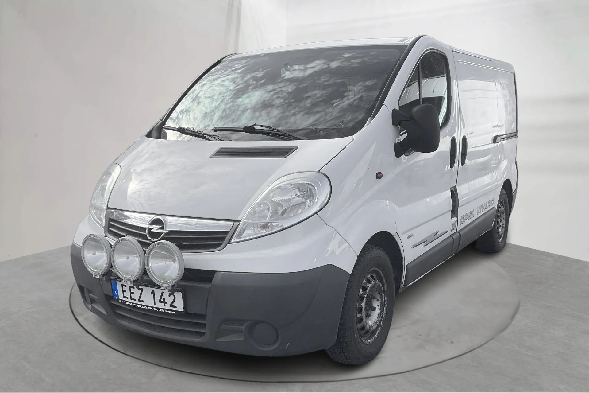 Presentation photo 1 of 12: Opel Vivaro 2.0 CDTI (114hk) - 371 470 km - Manual - white - 2008