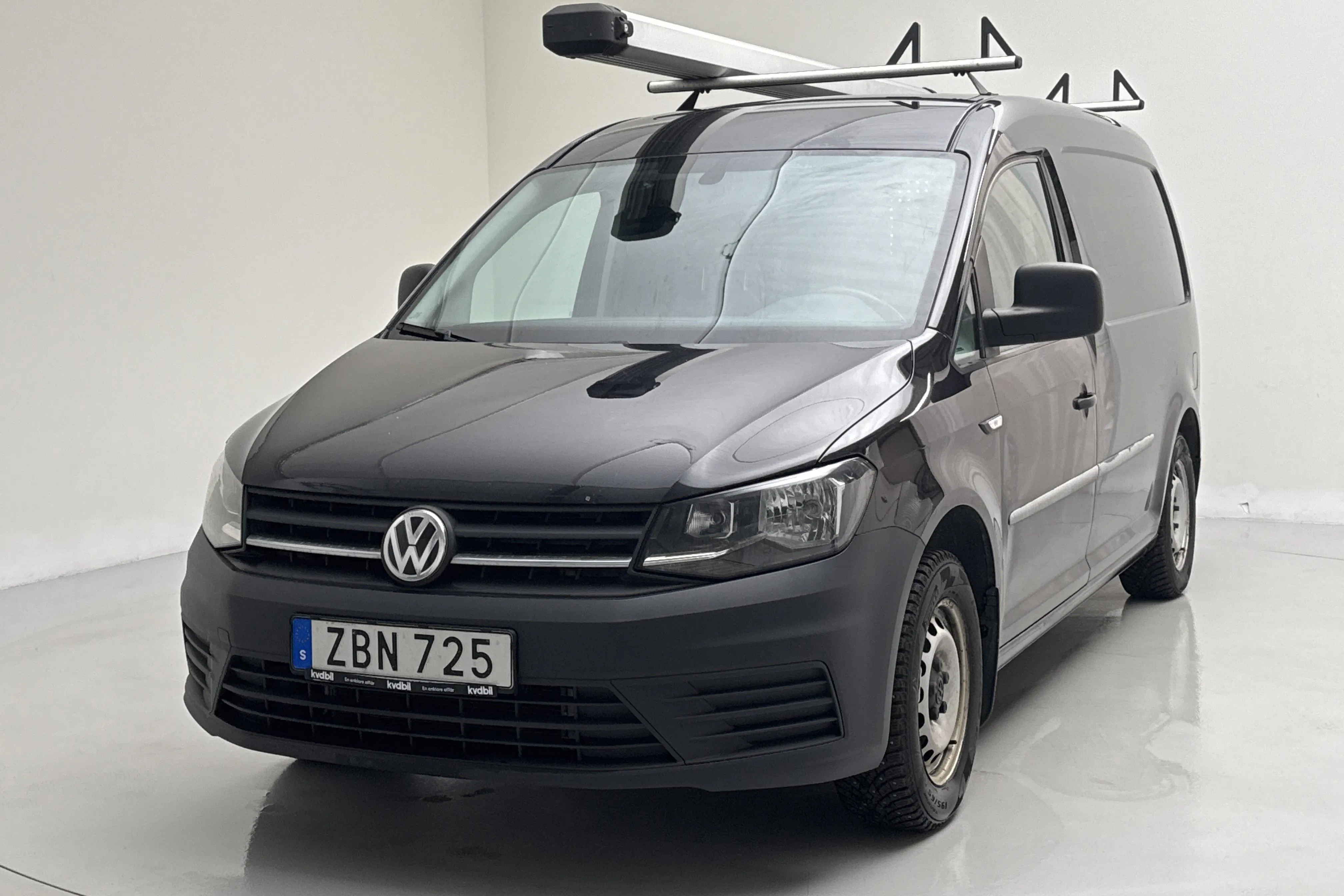 Presentation photo 1 of 13: VW Caddy 2.0 TDI Maxi Skåp (102hk) - 149 830 km - Manual - black - 2018