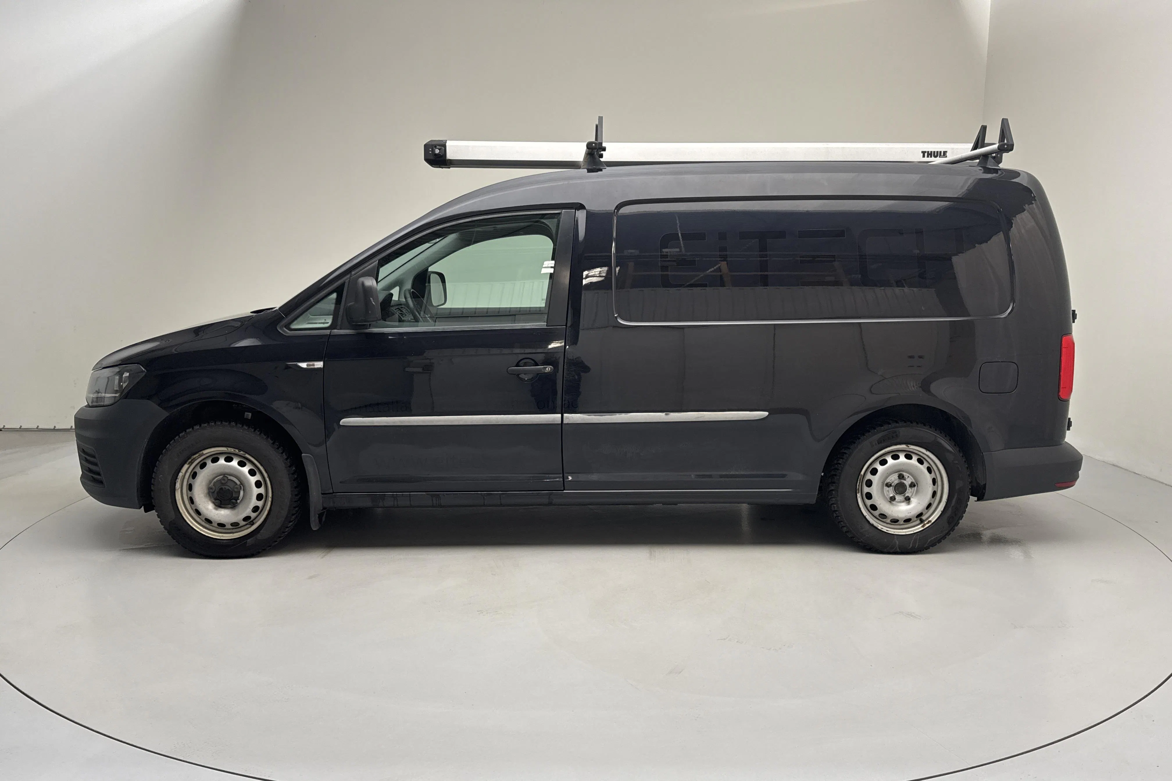 Presentation photo 2 of 13: VW Caddy 2.0 TDI Maxi Skåp (102hk) - 149 830 km - Manual - black - 2018