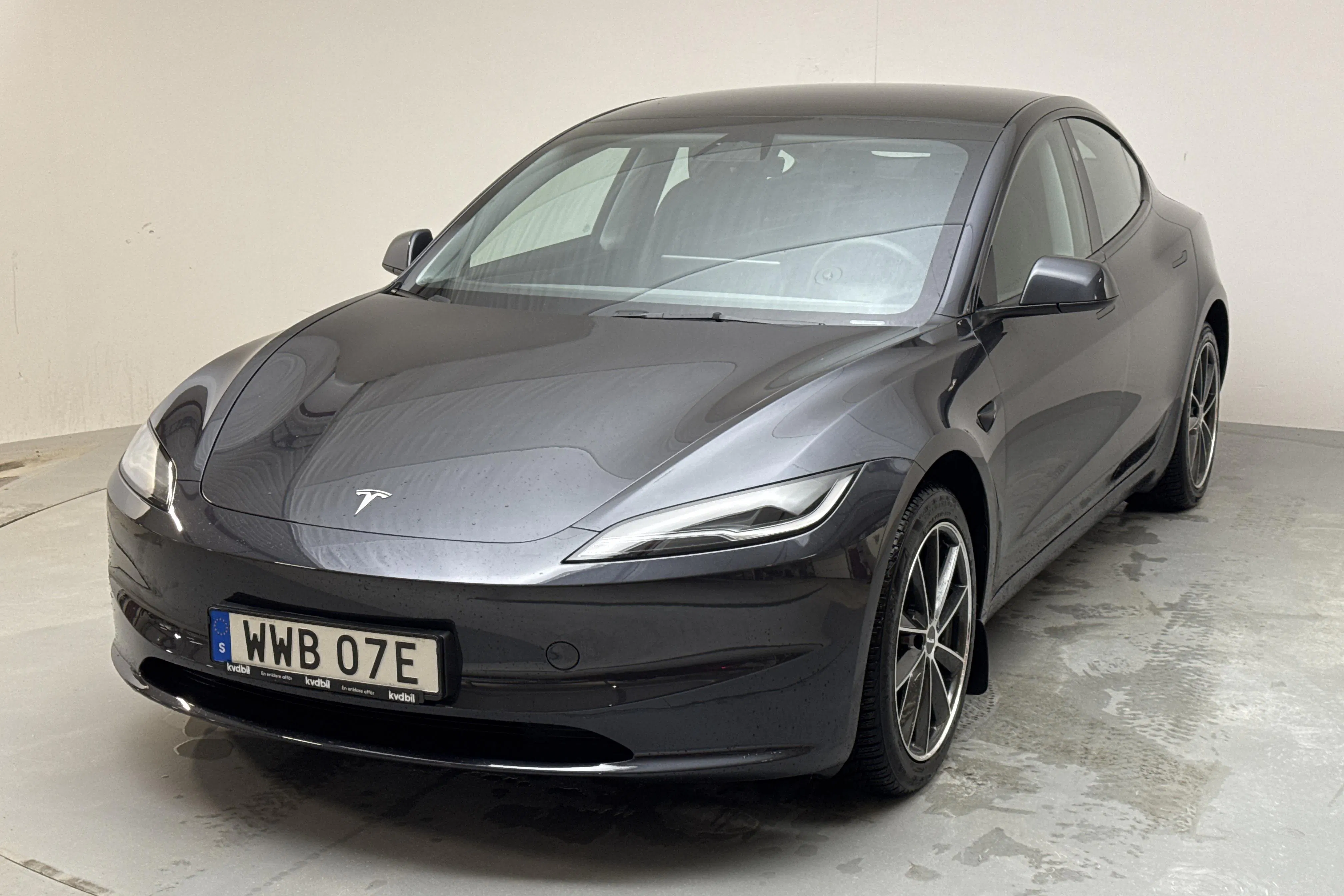 Presentationsfoto 1 av 21: Tesla Model 3 Long Range Dual Motor AWD - 3 734 mil - Automat - grå - 2024