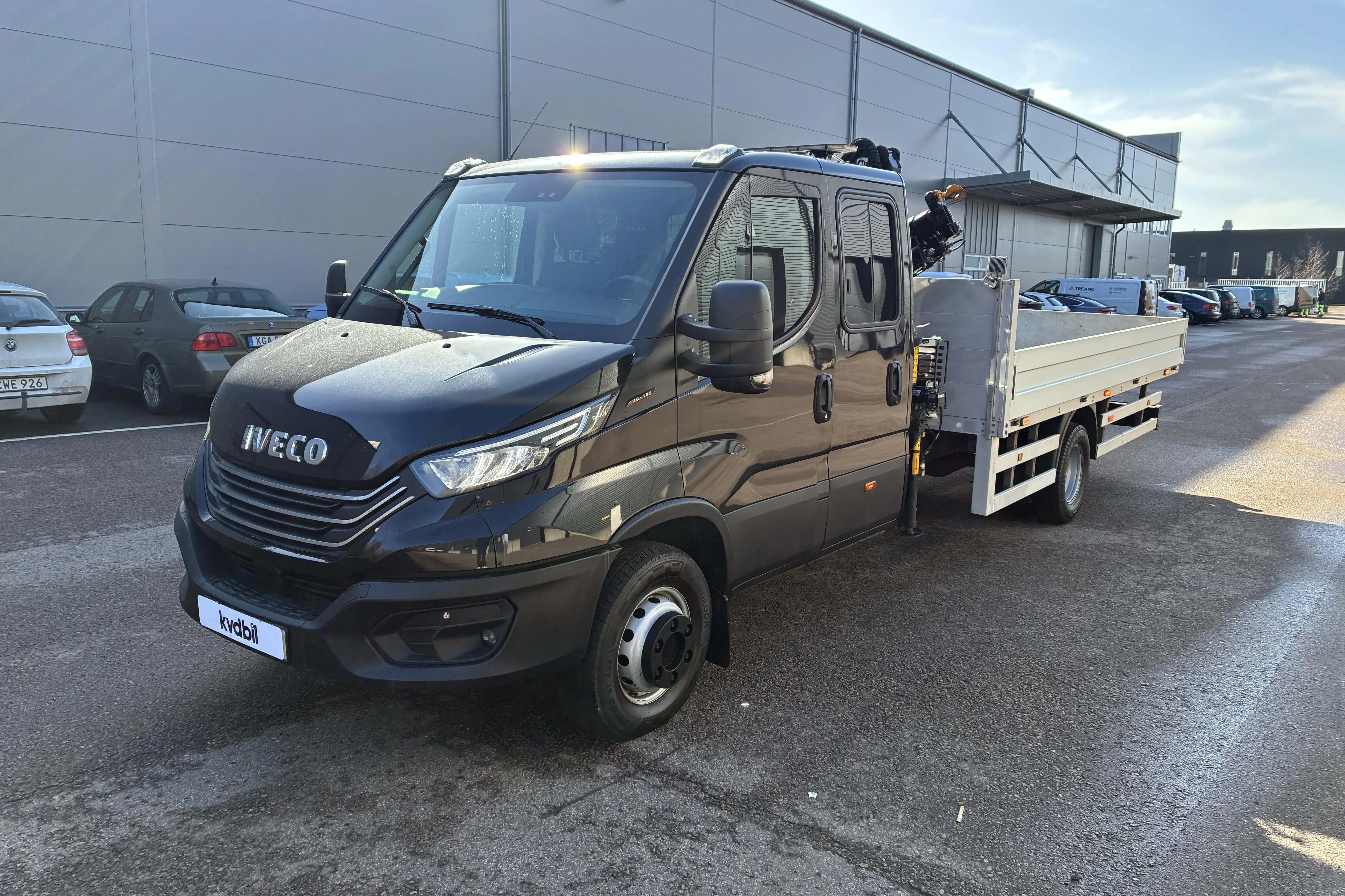 Presentation photo 1 of 56: IVECO DAILY - 117 580 km - Manual - black - 2022