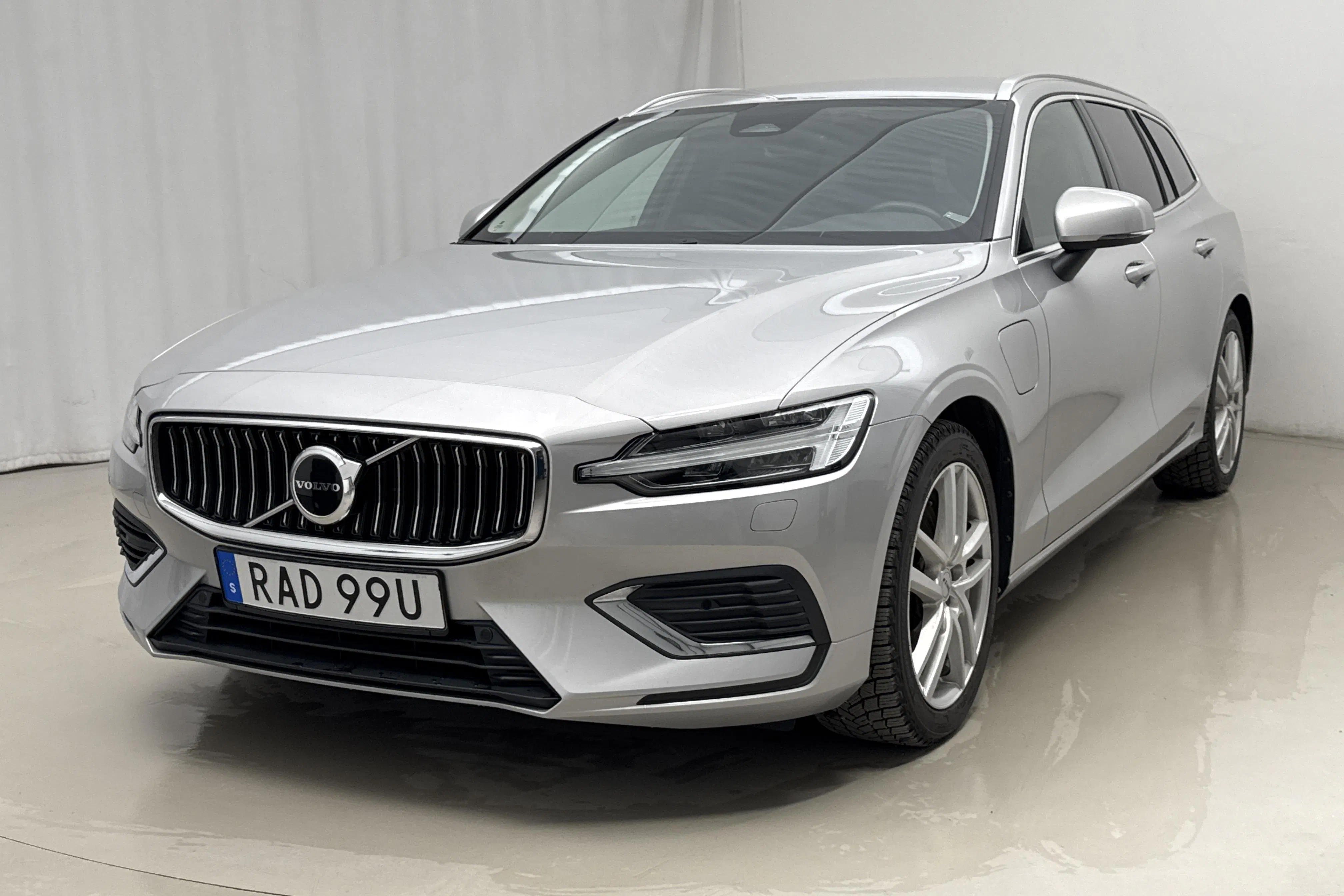 Volvo V60 T6 AWD Recharge (350hk)