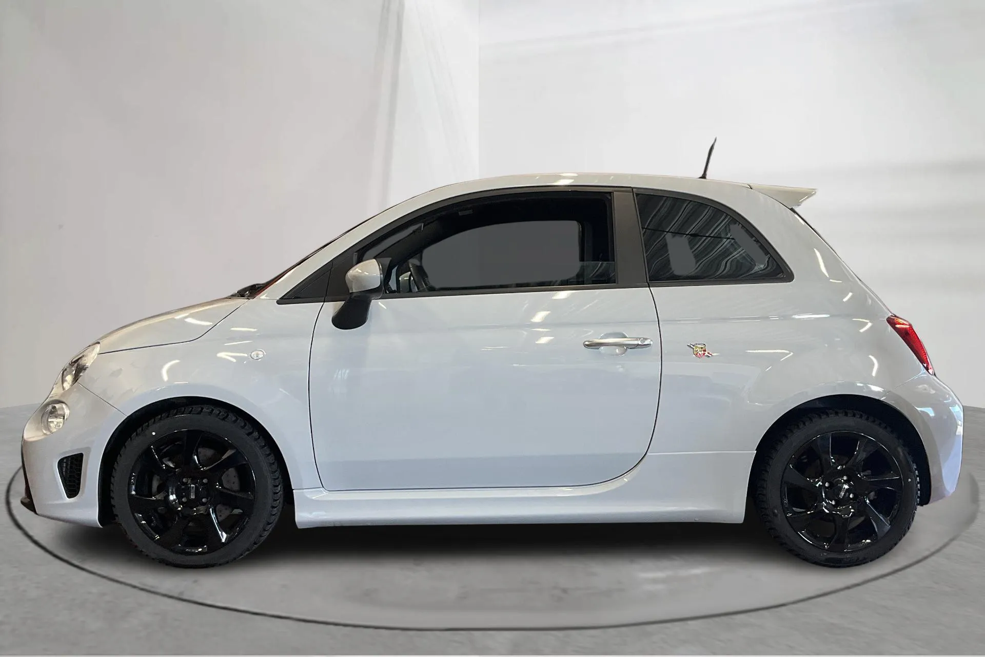 Presentation photo 2 of 15: Abarth Abarth 595 (165hk) - 33 510 km - Manual - gray - 2022