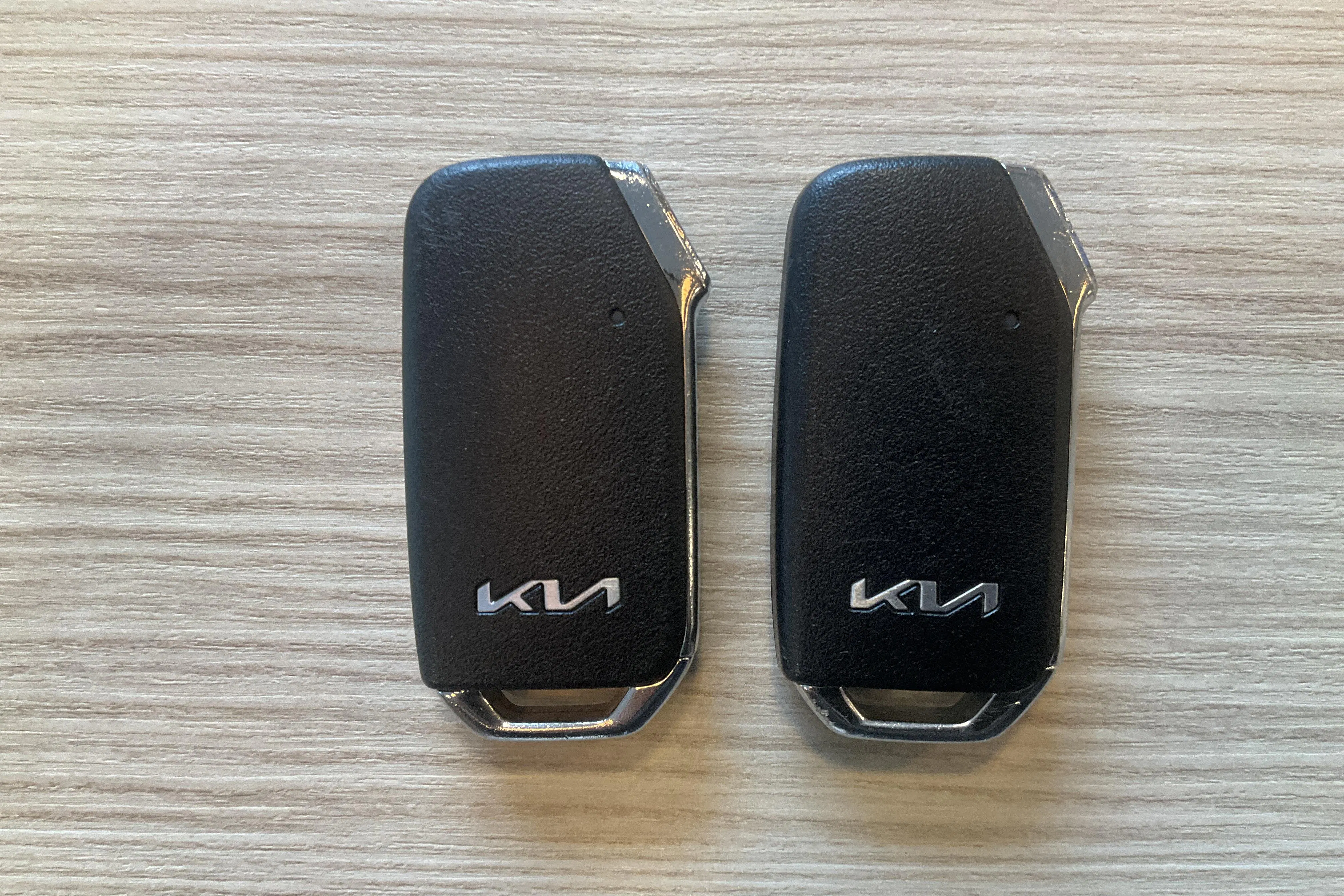 Presentation photo 15 of 15: KIA e-Niro 64kWh (204hk) - 53 210 km - Automatic - white - 2022