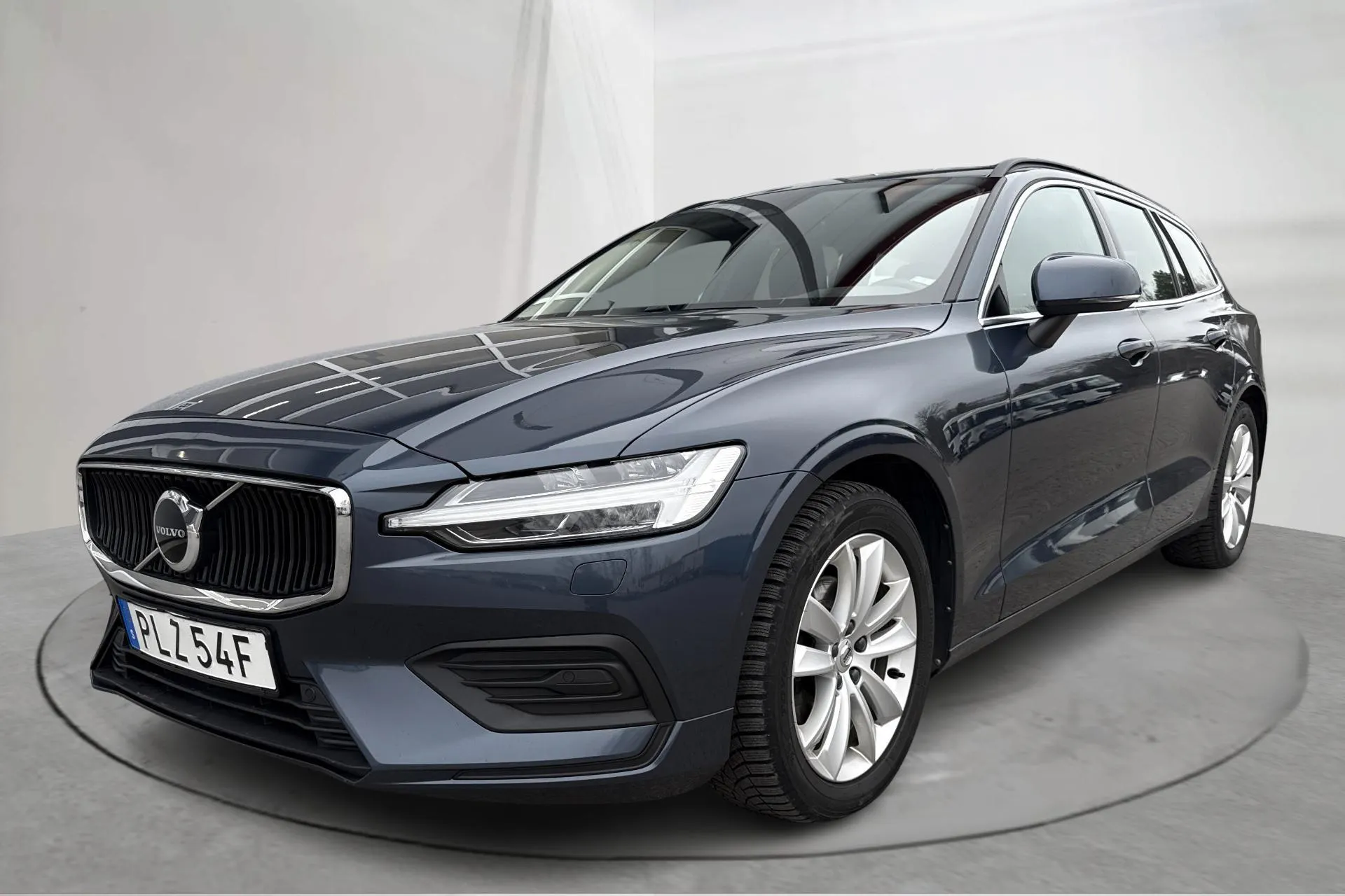 Presentationsfoto 1 av 19: Volvo V60 B4 Mildhybrid, Diesel (197hk) - 11 742 mil - Automat - Dark Blue - 2023