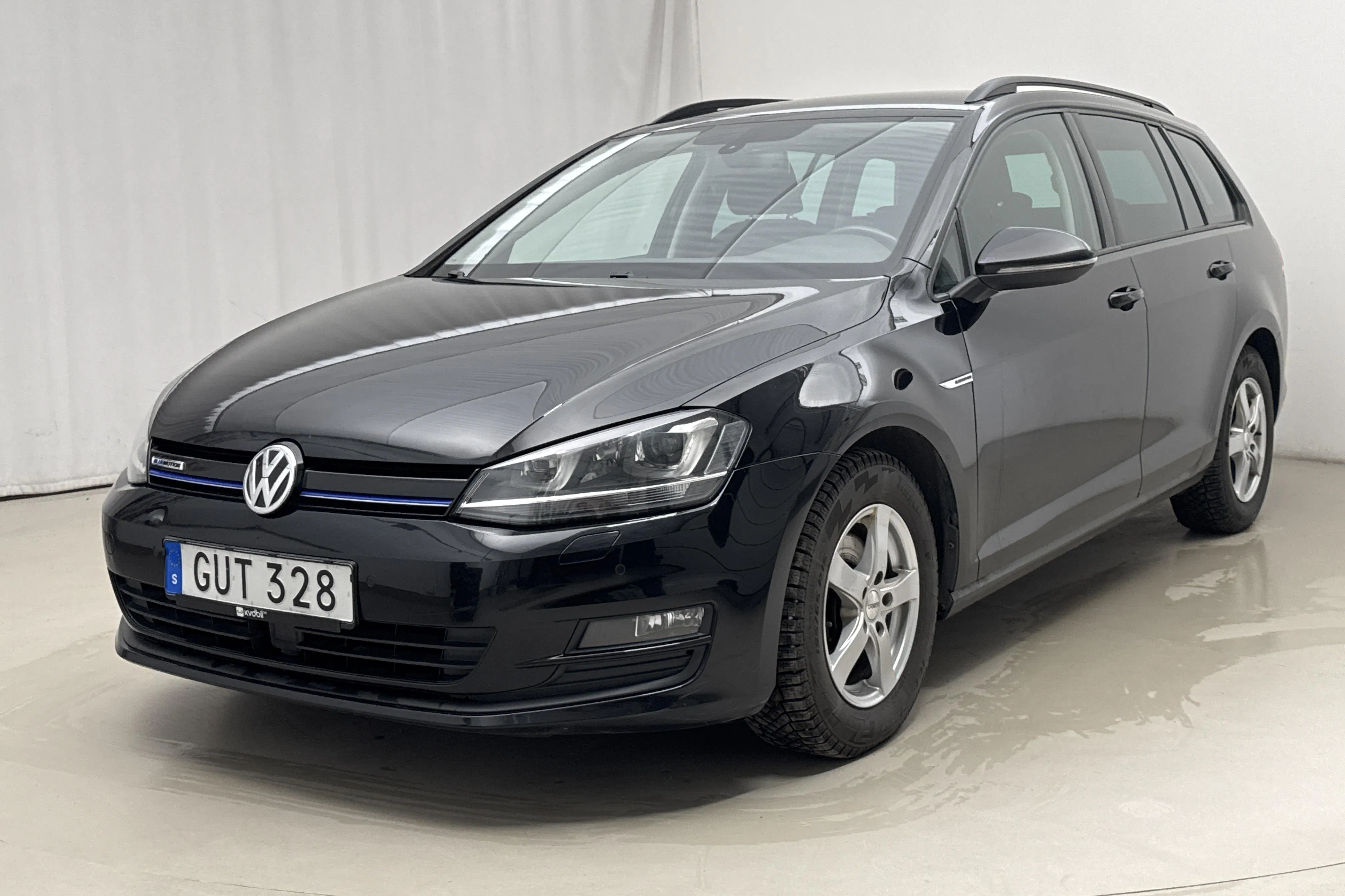 Presentation photo 1 of 20: VW Golf VII 1.4 TGI BlueMotion Sportscombi (110hk) - 118 880 km - Automatic - black - 2016