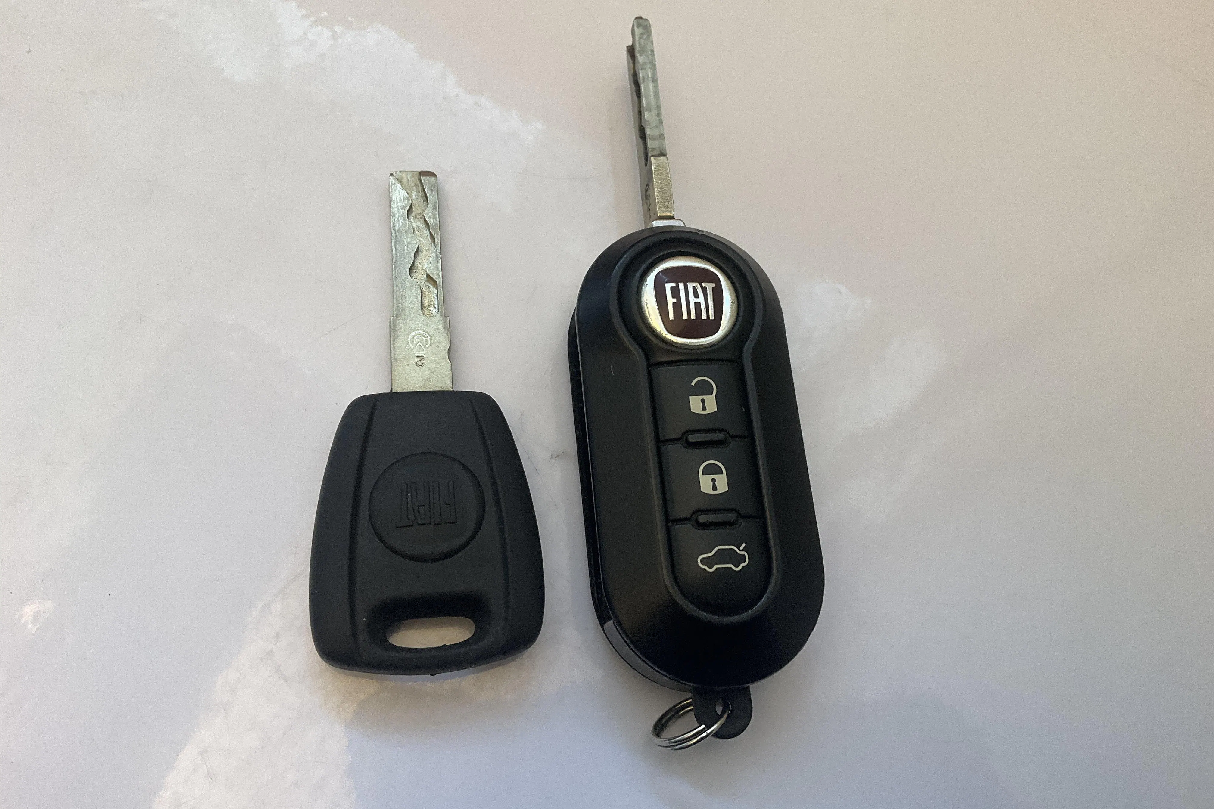 Presentationsfoto 14 av 14: Fiat 500 Hybrid (70hk) - 4 974 mil - Manuell - vit - 2021