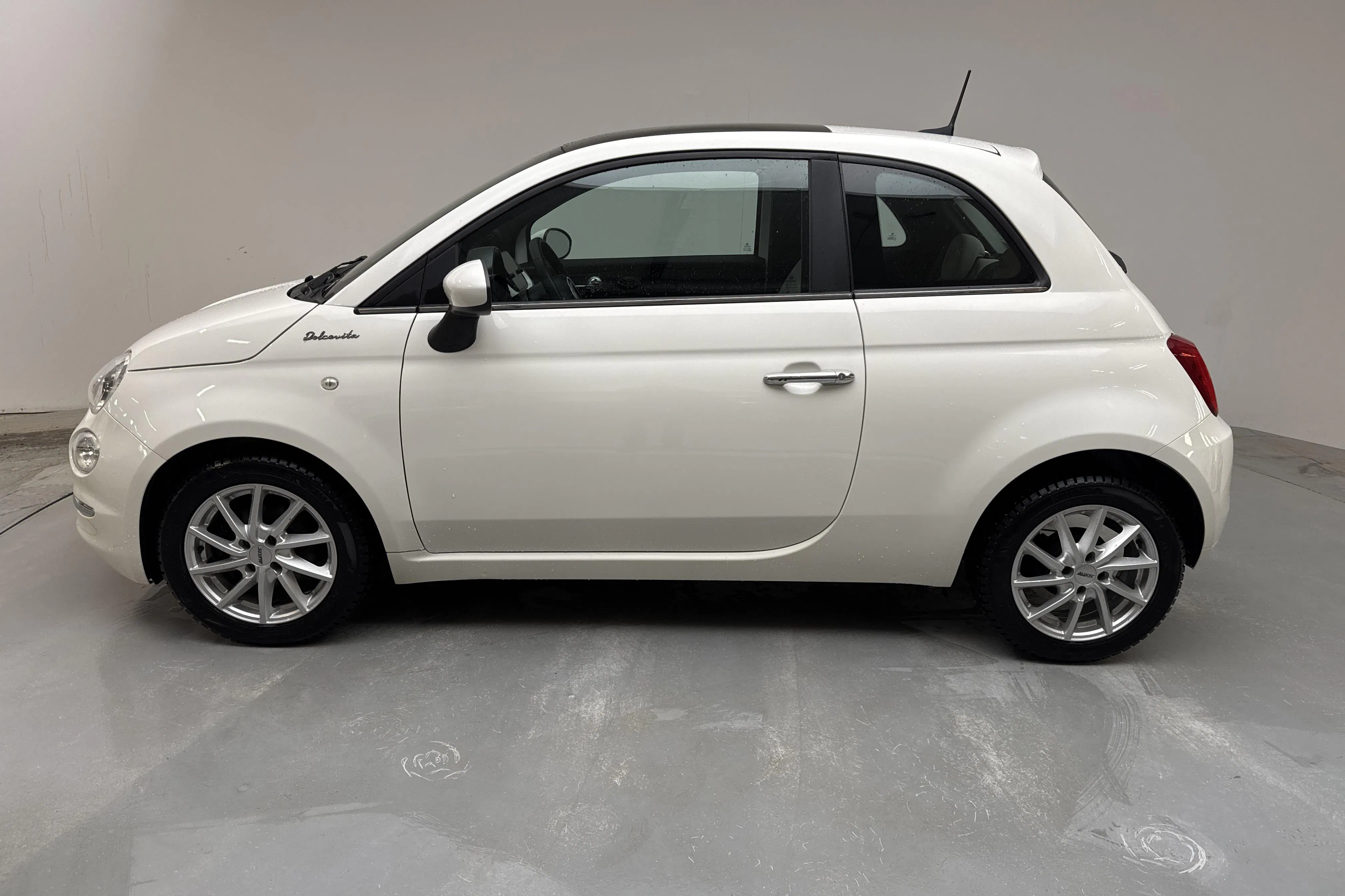 Presentationsfoto 2 av 14: Fiat 500 Hybrid (70hk) - 4 974 mil - Manuell - vit - 2021